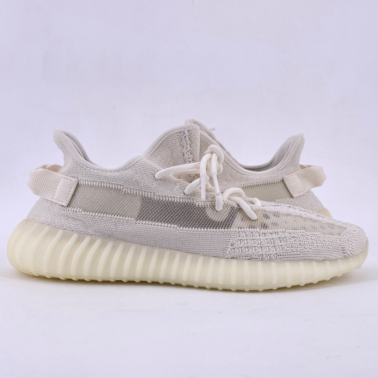 Yeezy 350 v2 “BONE” 2022 – Size 11 – hq6316 (8888-9)