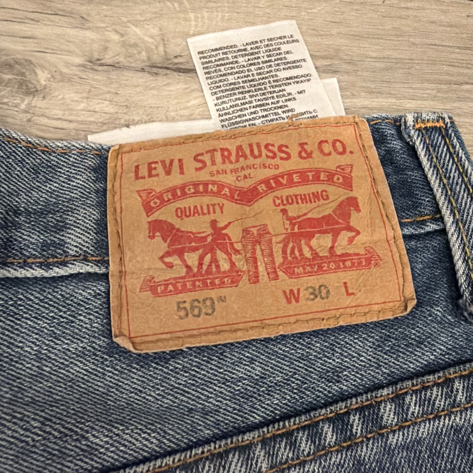 NEW Levi’s 569 Size 30 Light Blue Loose Straight Fit Shorts Falls below knees