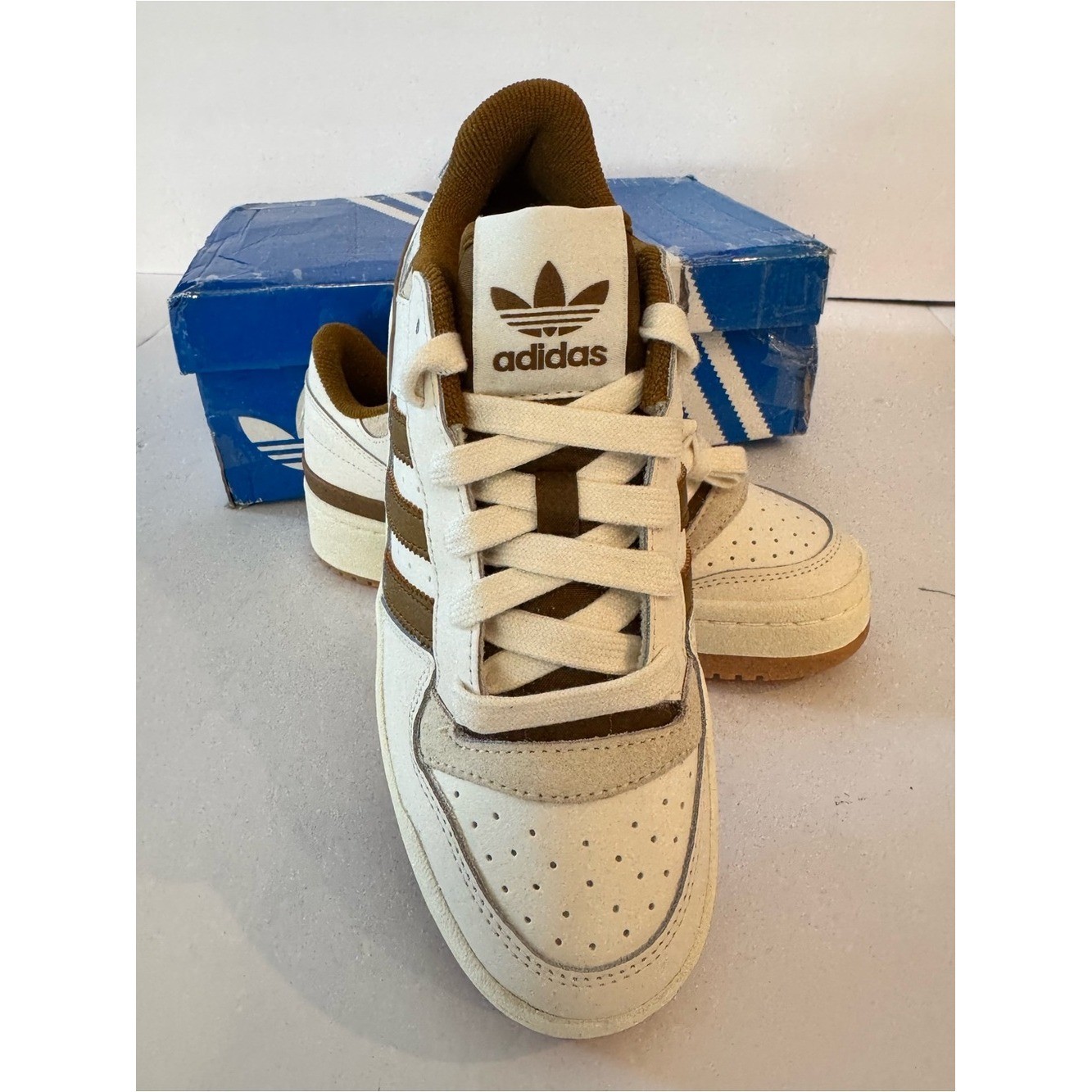 Adidas Forum Bold Stripes Women’s Shoes in the Cloud White/Bronze Strata- sz 5