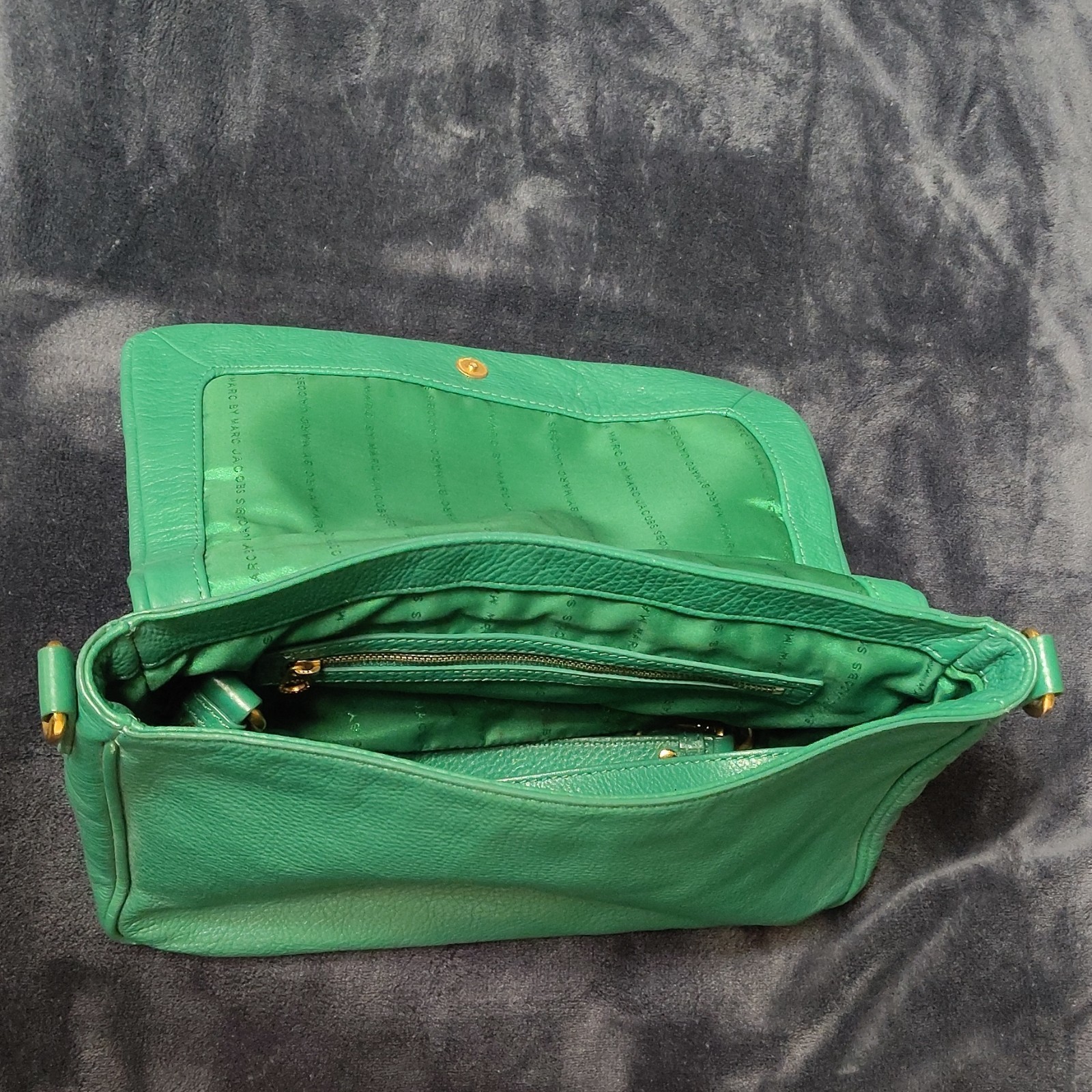 Marc by Marc Jacobs Green Pebbled Shoulder Bag Snap Closure Gold Hardware