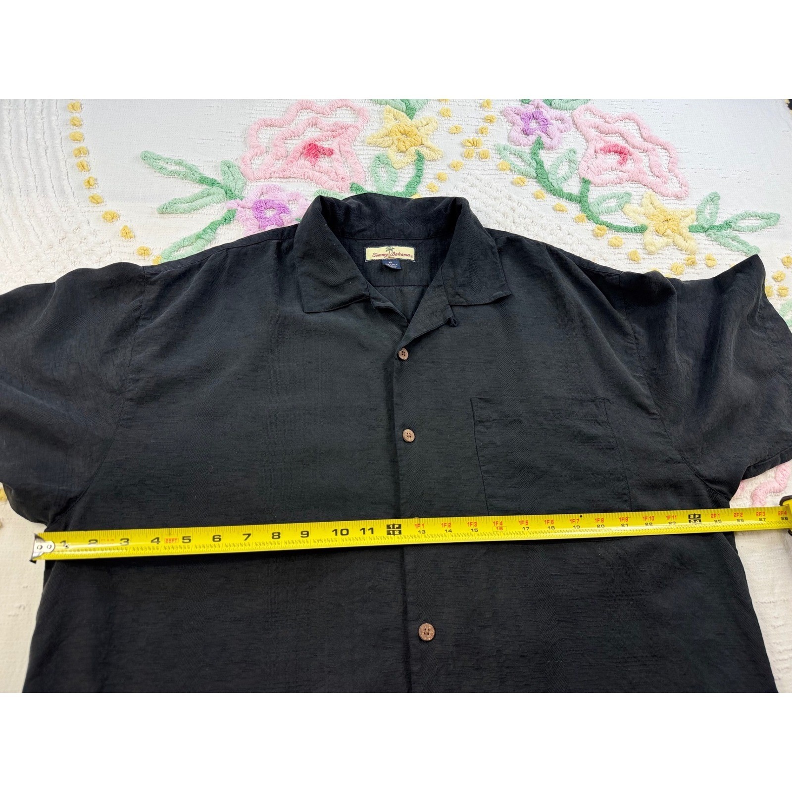 Tommy Bahama XL Silk Black Graphic Back Camp Shirt Straight Up with a Twist