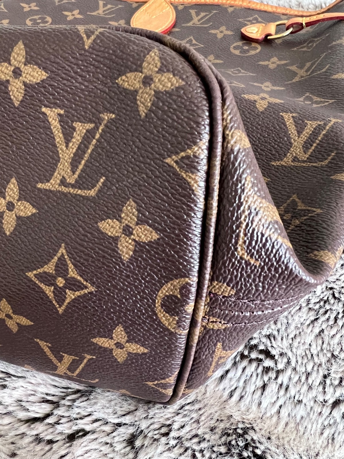 Louis Vuitton Neverfull Tote (M41177) MM Brown/Cerise Red Canvas Monogram