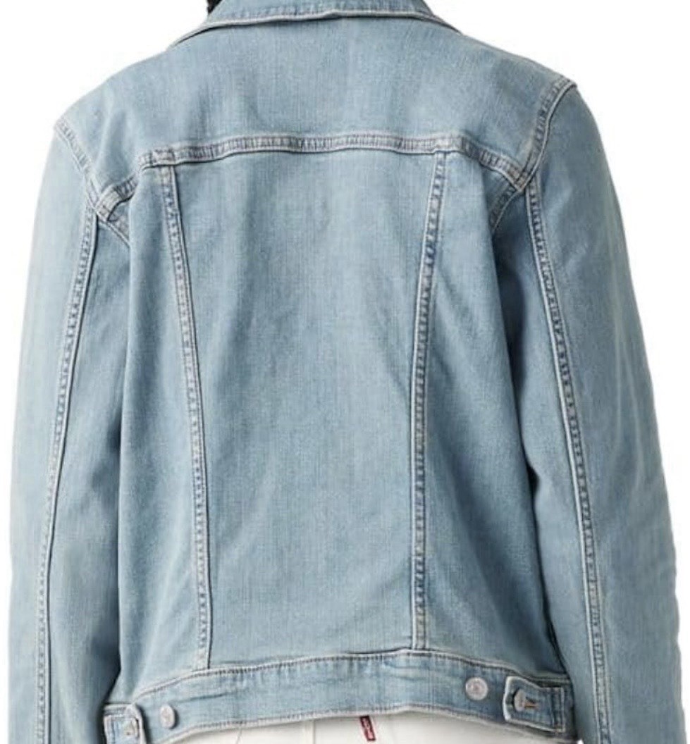 Levi’s Premium Trucker Jacket Women’s M Blue Relaxed Button Front Pockets