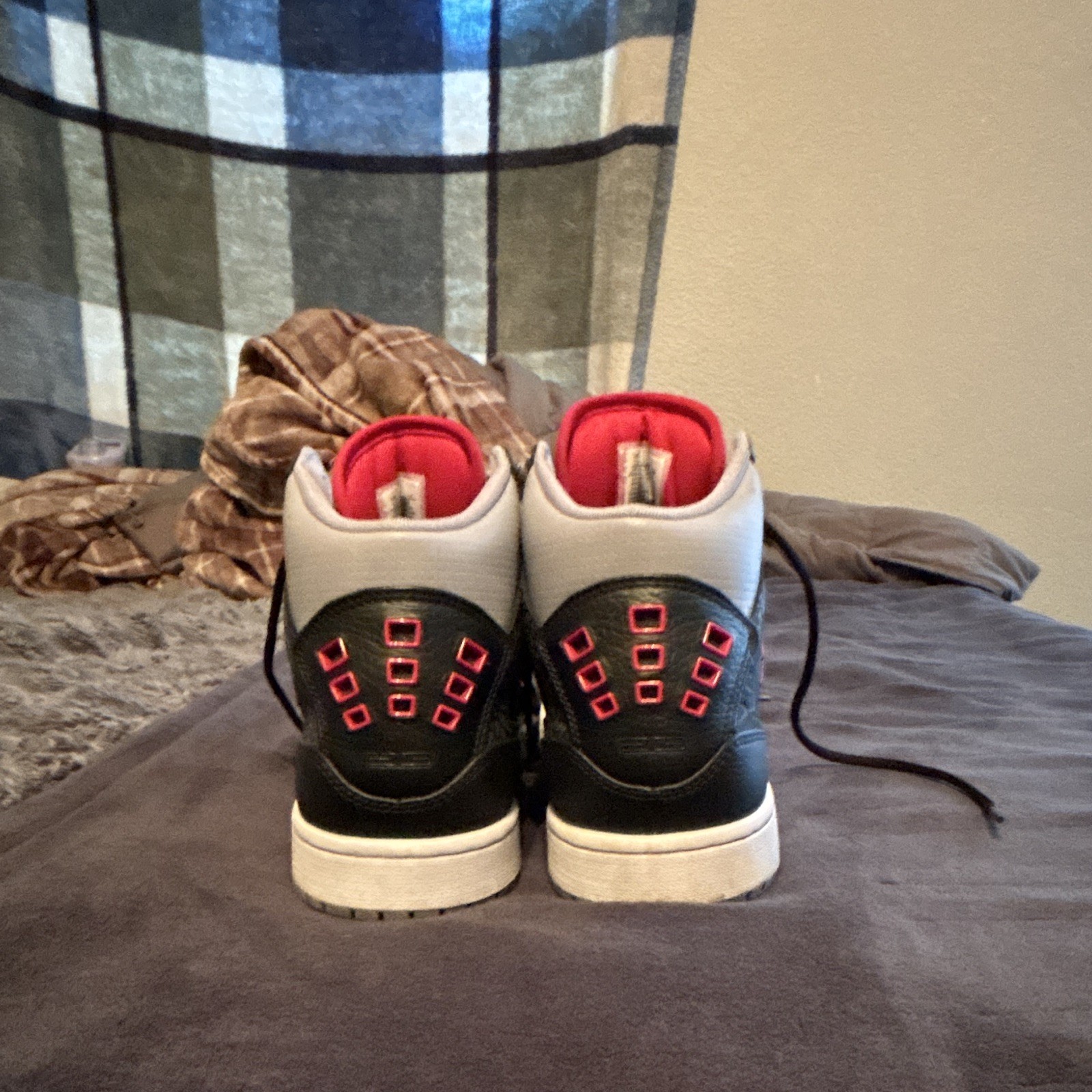 Air Jordan 1 Flight Mid, Black/Red/Cement Grey Color-way US Size (11)