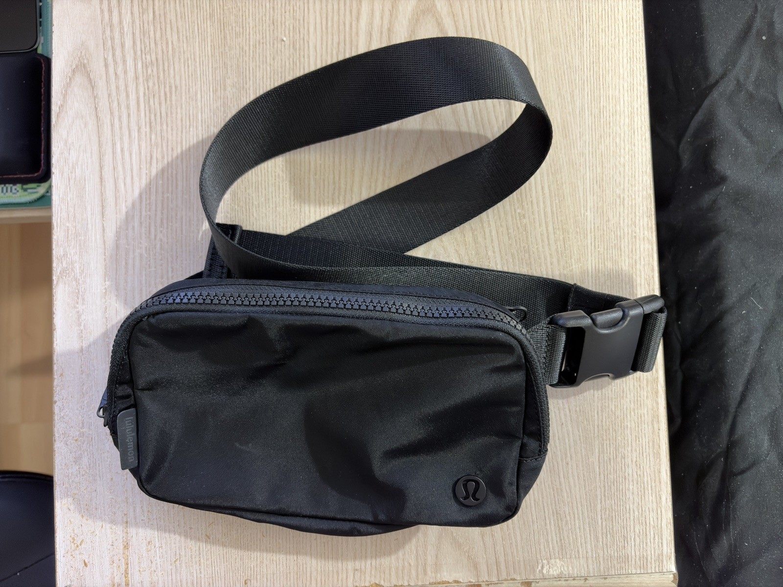 [USED] Lululemon Everywhere Belt Bag 1L (Black/Black)