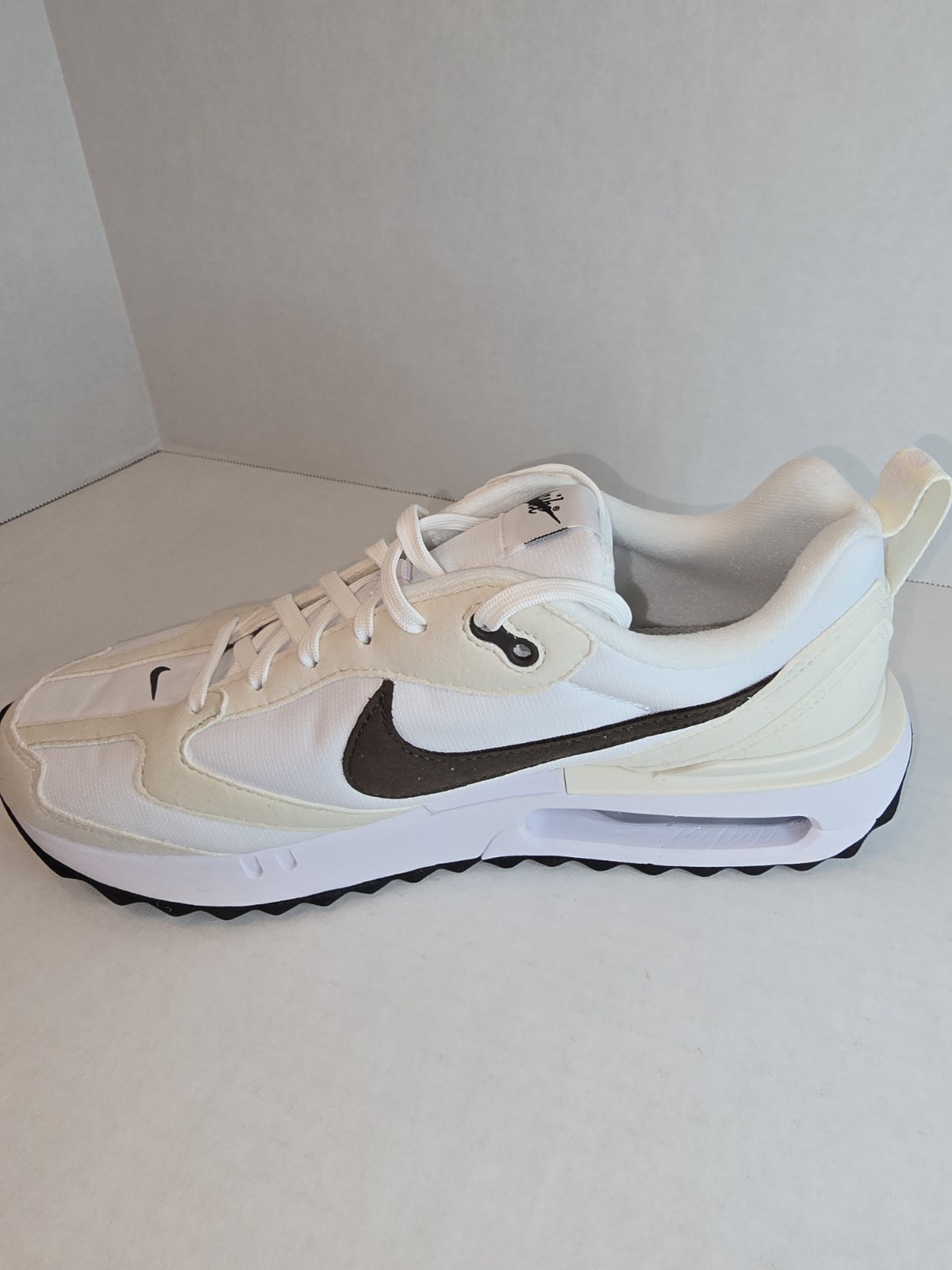 Nike Air Max Dawn White /Baroque Brown DC4068-102 Women’s Size 9.5 ,8 m Sneakers
