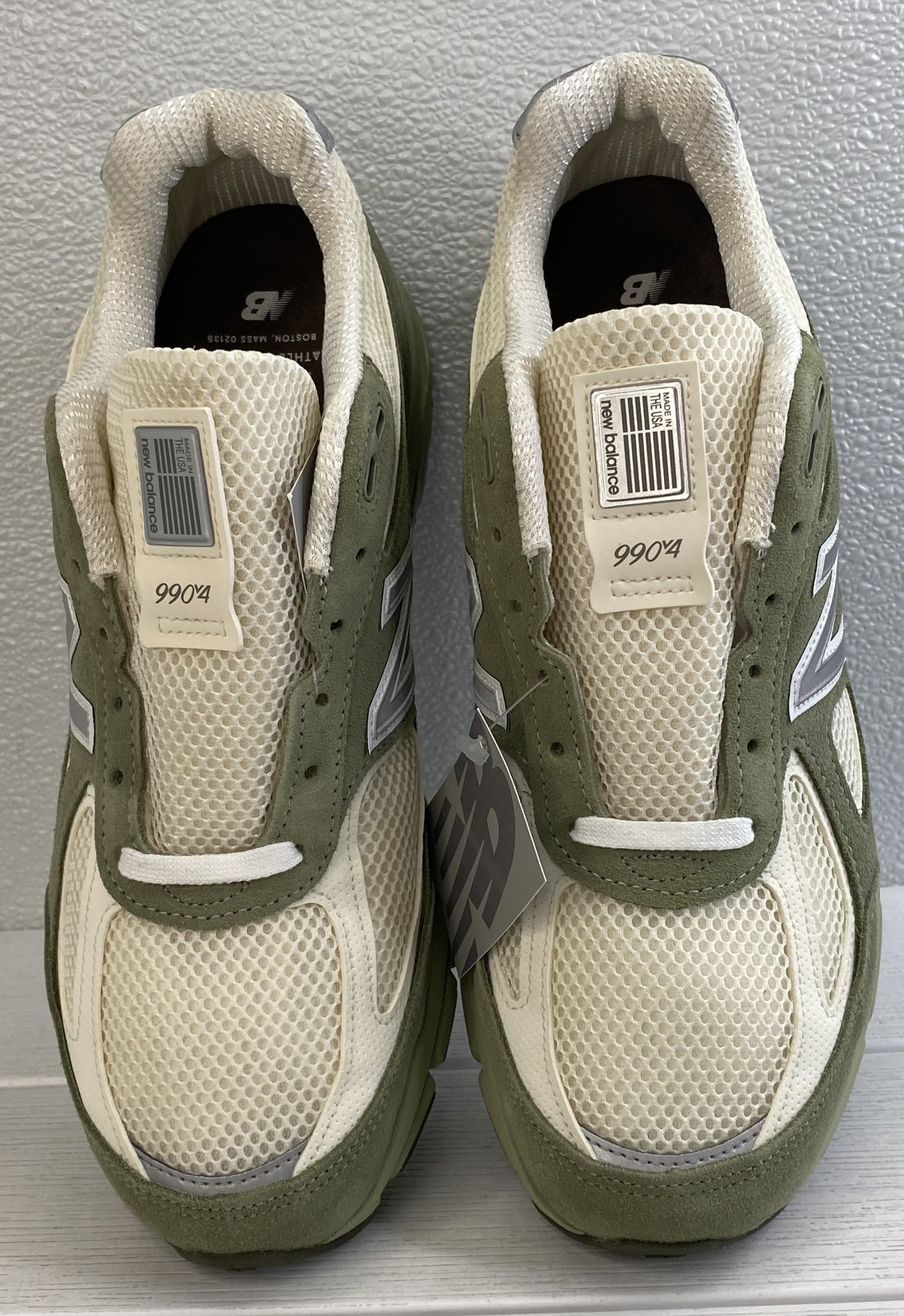 New Balance Made In USA 990v4 Men’s Size 9.5 Olive Leaf Suede Athletic Sneakers