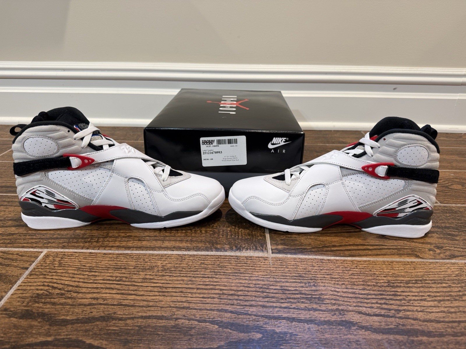 Size 11 – Air Jordan 8 Retro 2025 Bugs Bunny