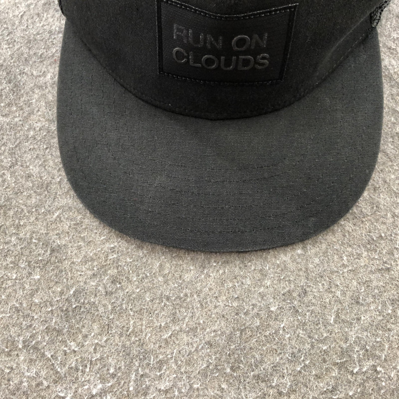 On Cloud Hat Cap Snap Back Mens One Size Black Mesh Trucker Run