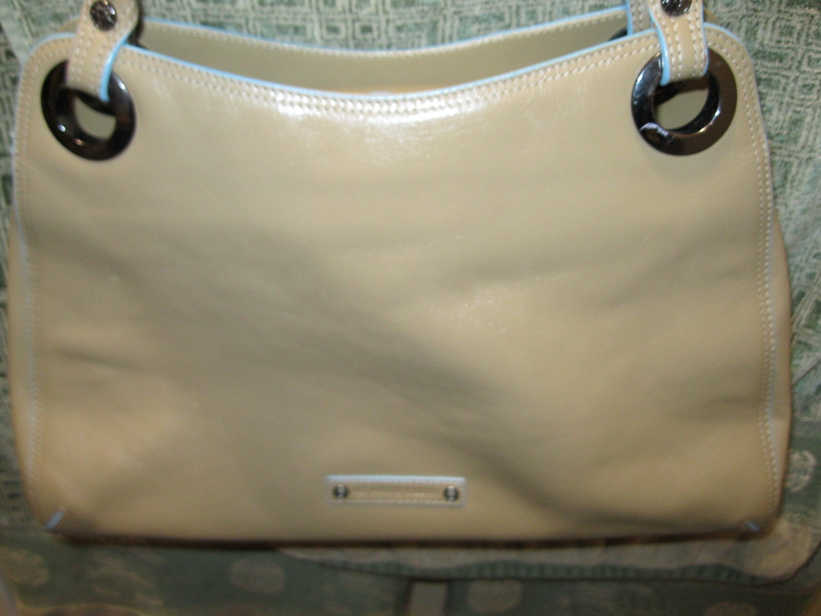 ANNE KLEIN TAN LEATHER HANDBAG, NEW, W/ 2 ZIPPERED POCKETS & LT. BLUE TRIM