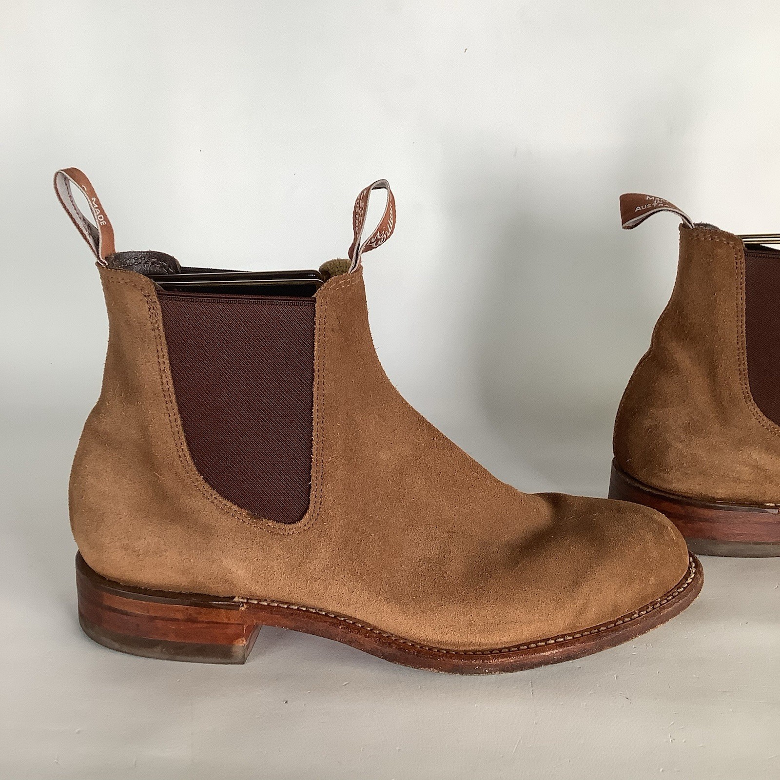 R.M. Williams Comfort Craftsman Suede Chelsea Boots in Brown / Size AU 8C / US 9