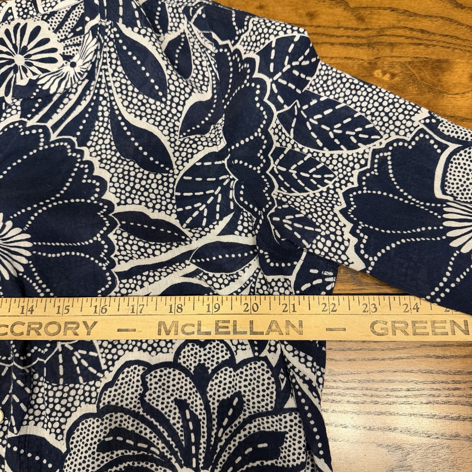 Talbots Women Blue&White Geometric Floral Print Button Down Long Sleeve Blouse L