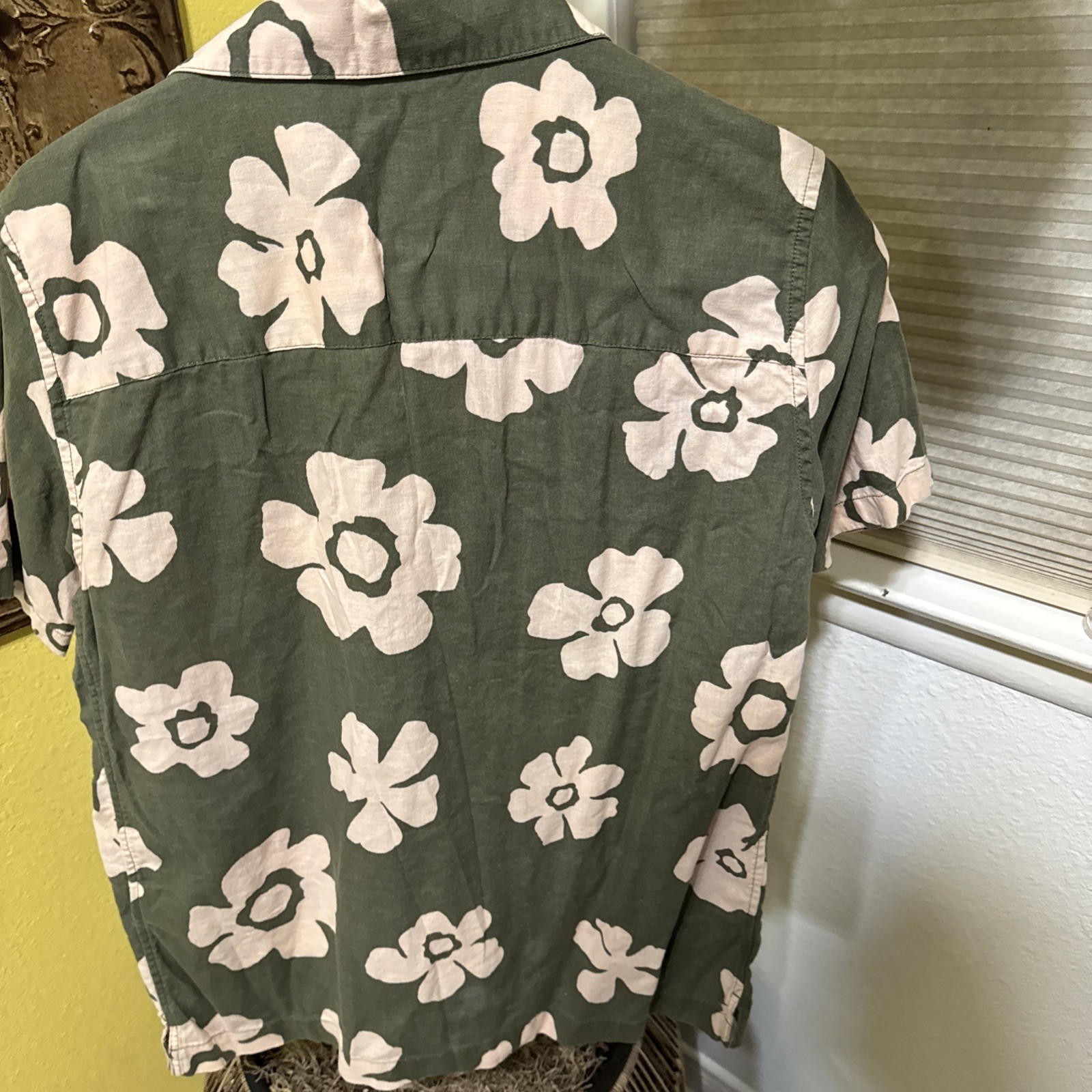 Gap Women’s Denim Button-Up Short Sleeve Flower