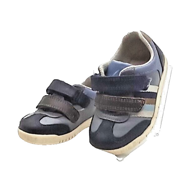 Clarks Boys Wallabee Shoe Sneaker Size 5 W Hook & Loop Leather Uppers Stripes