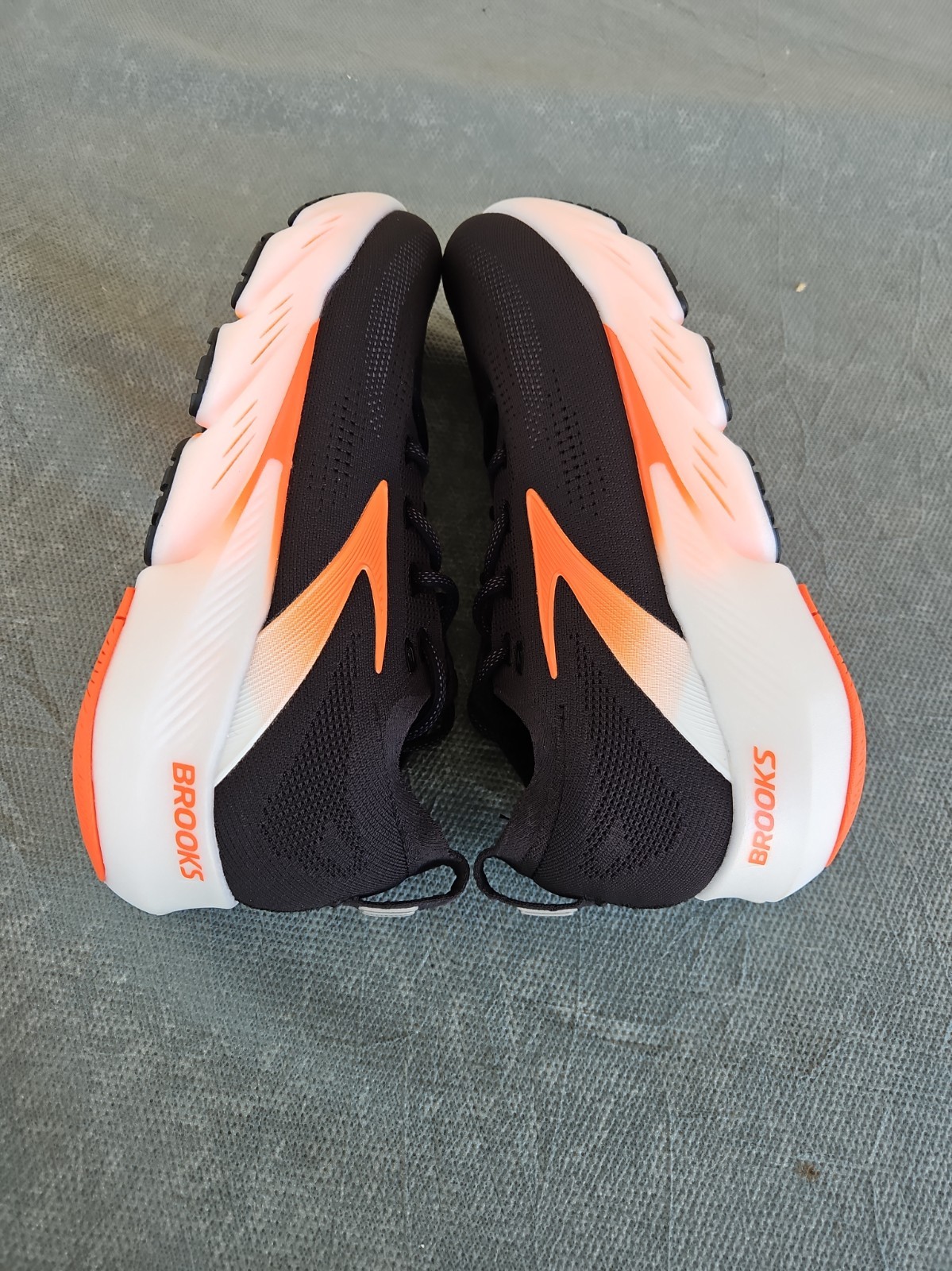 Brooks Glycerin Flex Black/Orange Size 11 Mens Medium Width. New No Box.