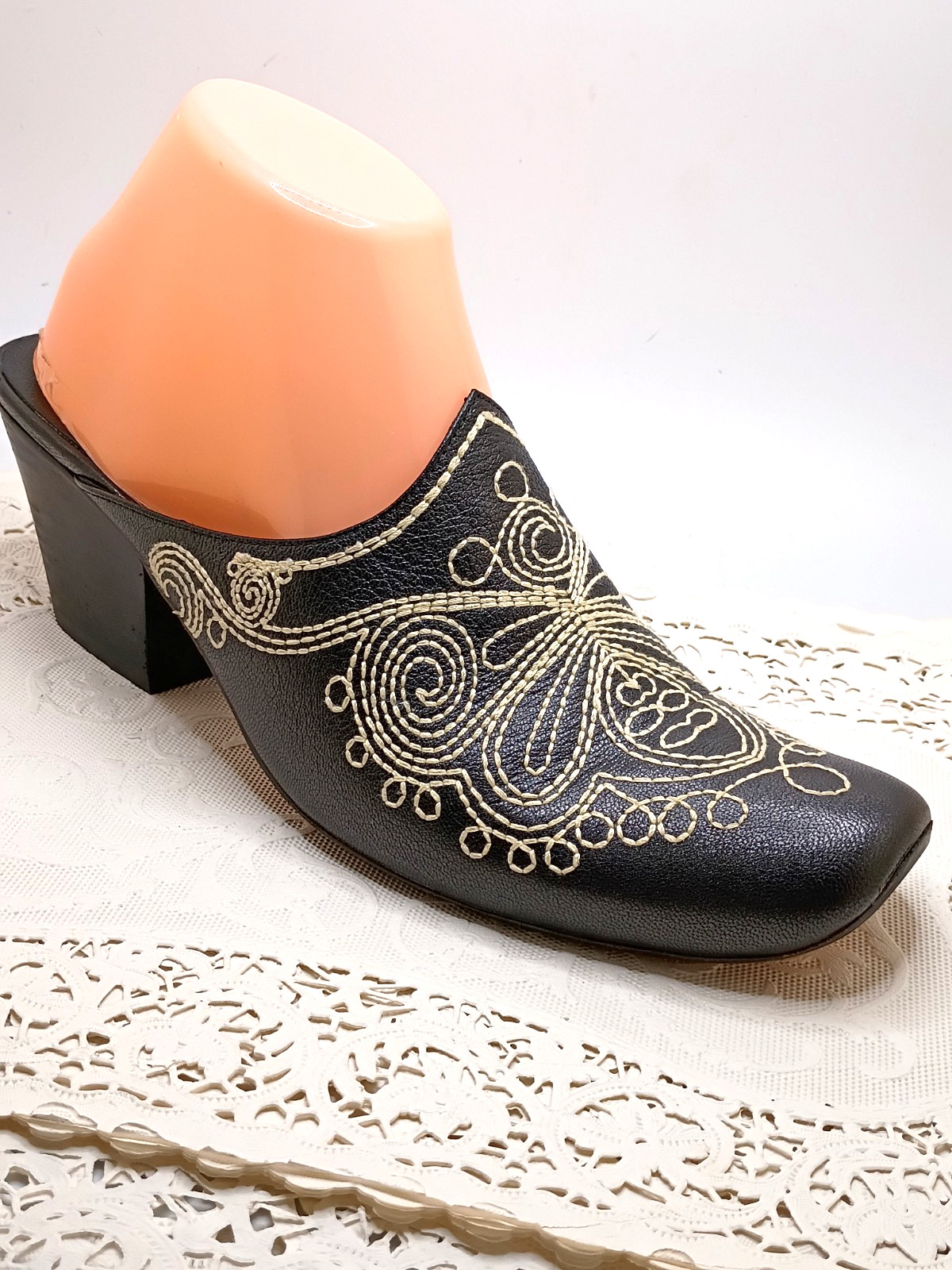 Jessica Bennett Size 9 Black Leather Mule Embroidered Bootie Festival Cosplay