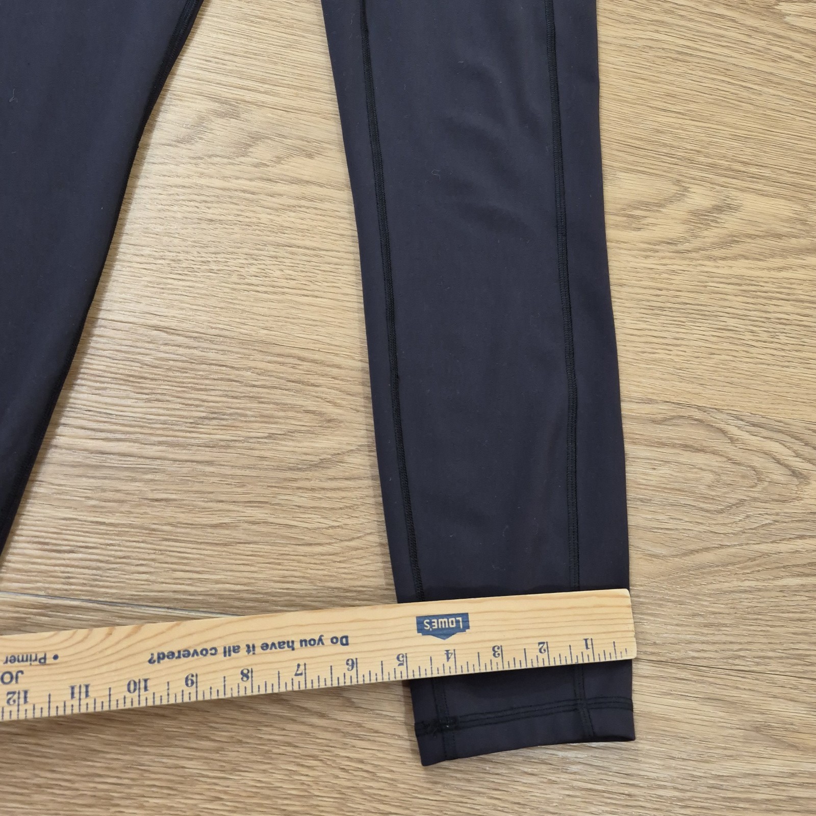 Lululemon HR Tight Black Size 8 Leggings Pockets Stretch Performance Comfort