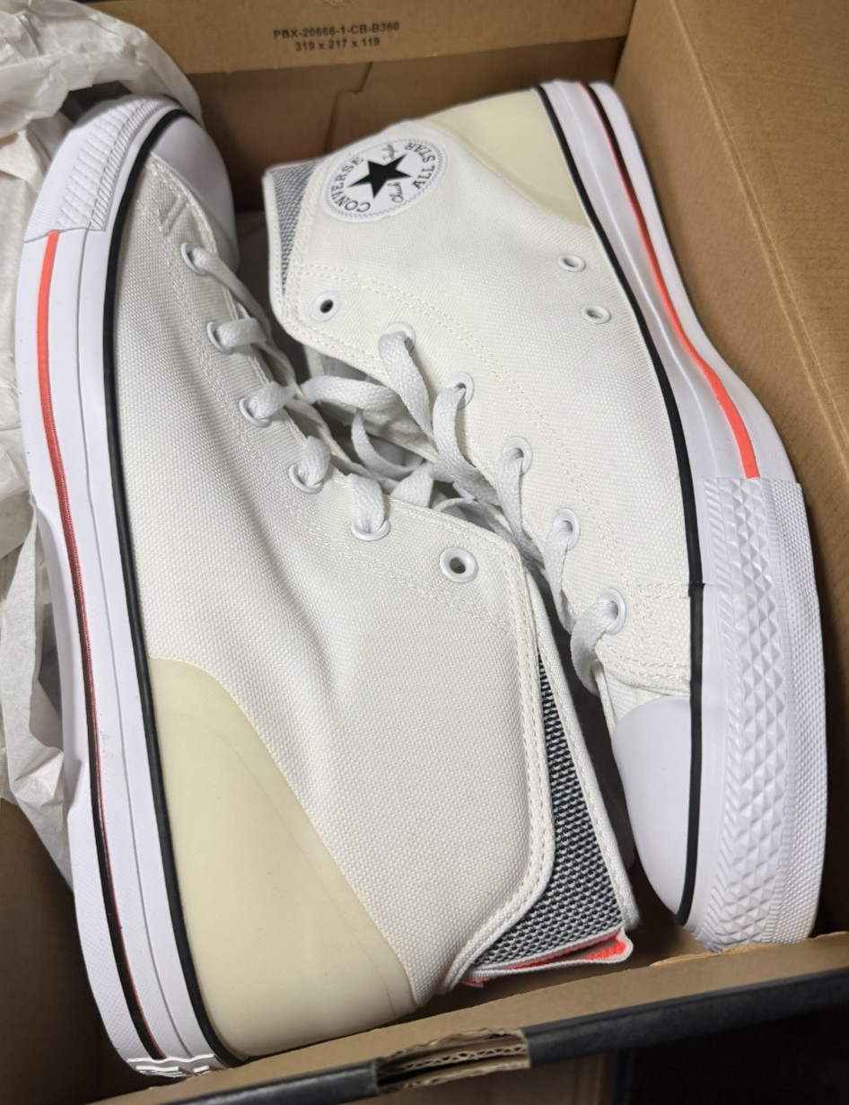 BRAND NEW Converse Men’s 10.5 Chuck Taylor All Star Syde Street White/Orange