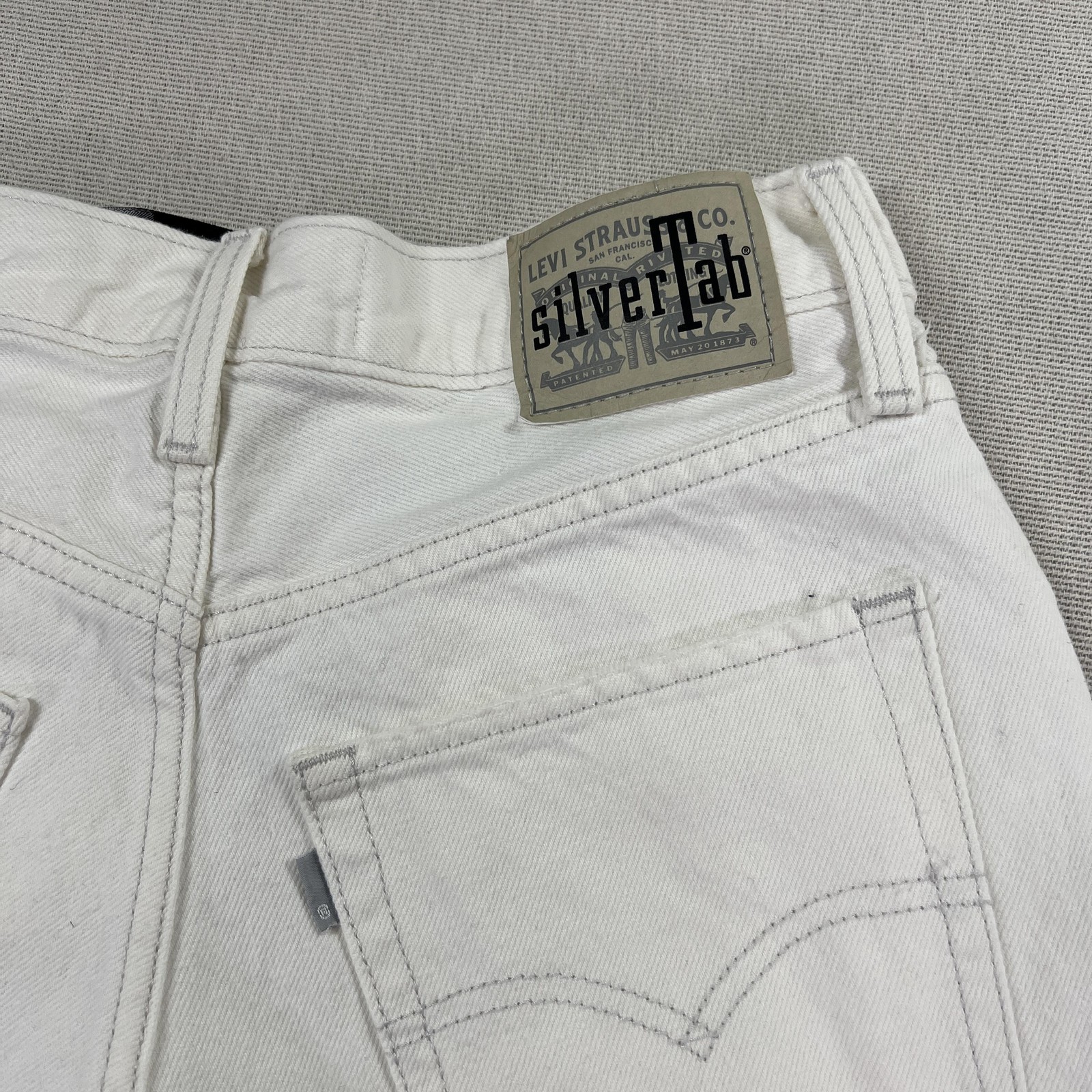 Levi’s SilverTab 94 Baggy Jeans Womens 28×30 White High Rise Straight Distressed
