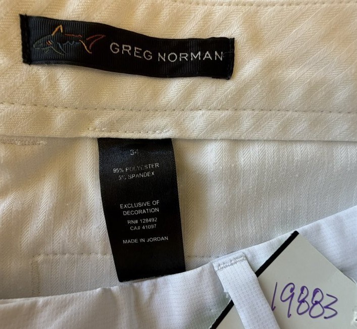 Greg Norman Men’s white 34 Bermuda zip & button closures, pockets stretch relax