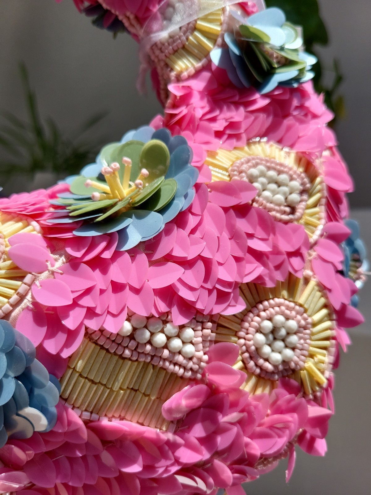 NWT Viral HANDCRAFTED IN INDIA Pink Floral Garden 3D Appliqué Flowers Beaded Bag
