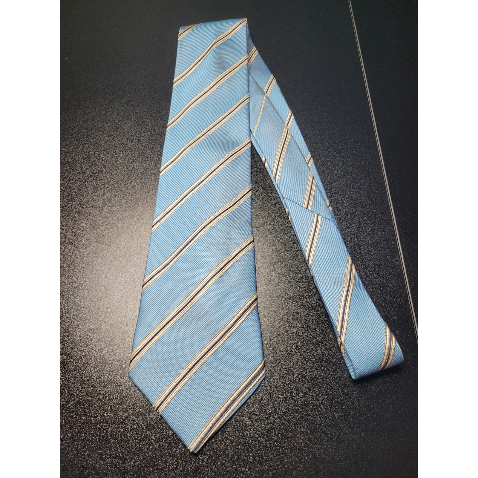 Brioni Men’s Necktie Blue Striped Silk 3.75″ x 58″ Excellent