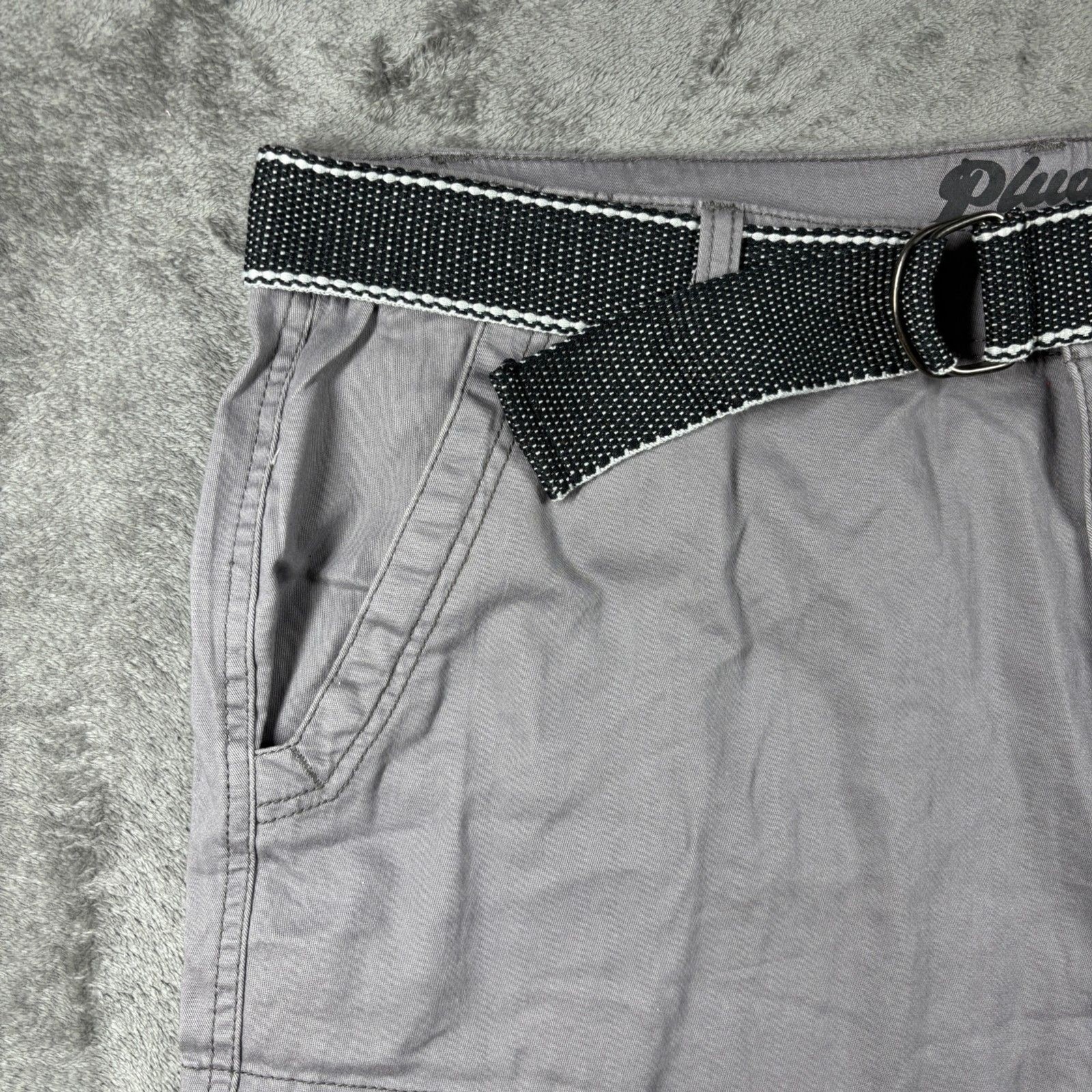 Plugg Men Vintage Y2K Cargo Shorts NWT Baggy Grunge Hip Hop Gray 44×11 K124