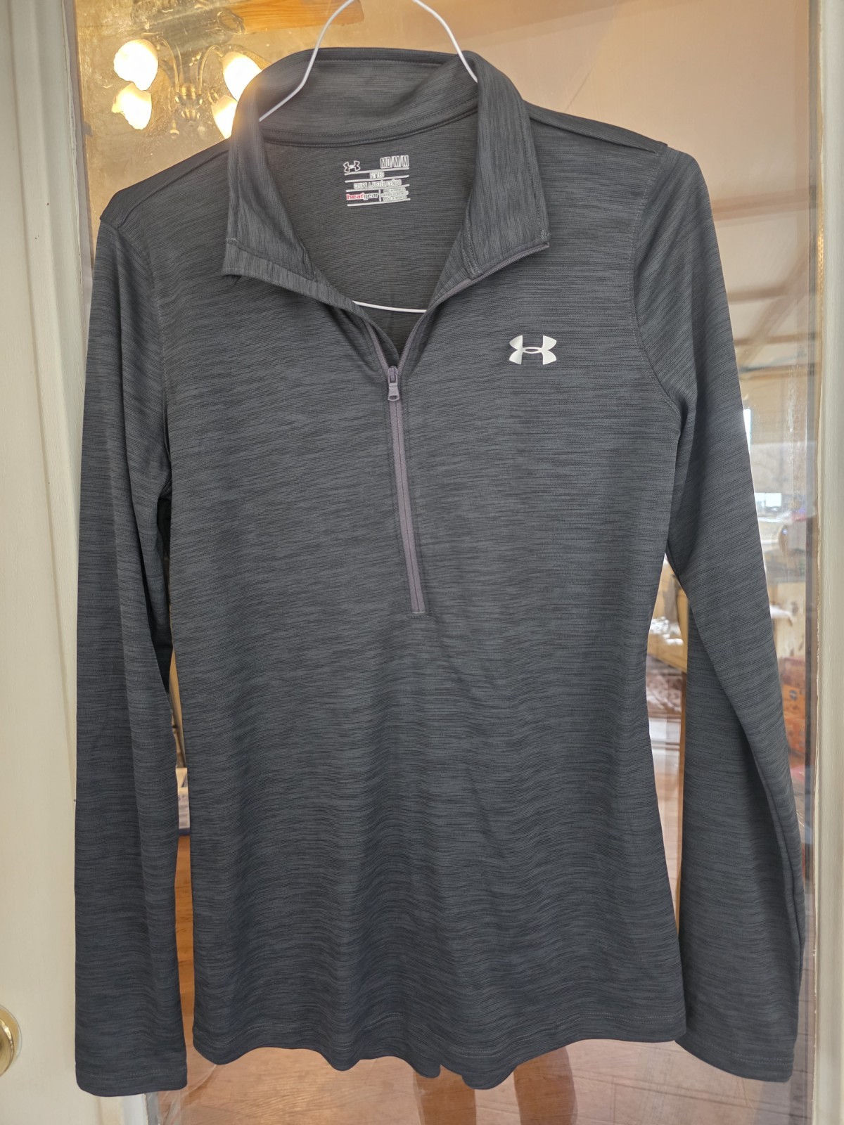 Under Armour HeatGear Women’s Fitted Gray quarter Zip Pullover Medium