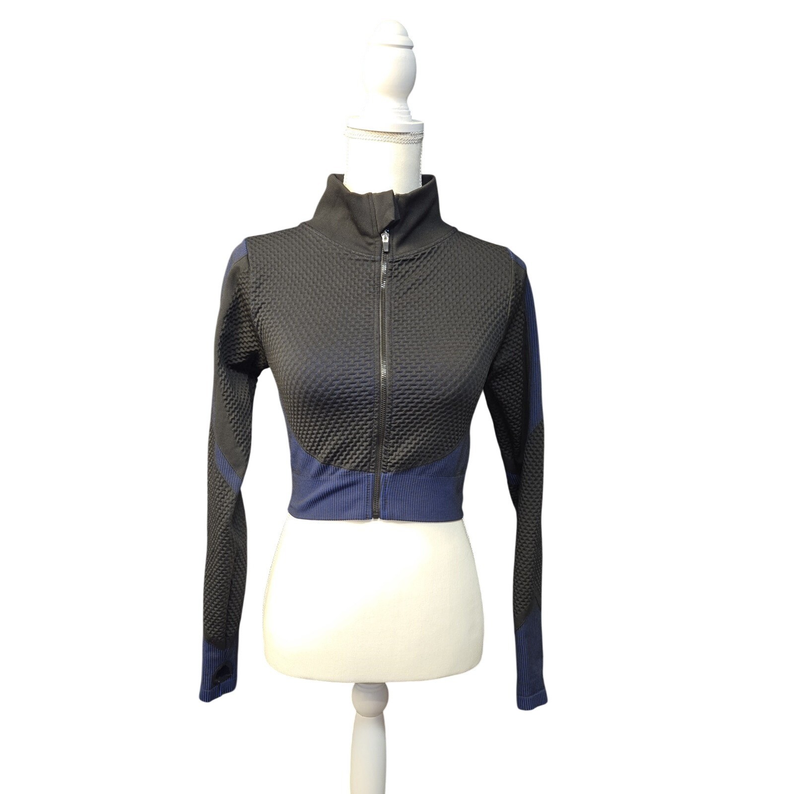 New Mix S/M Cropped Seamless Zip Up Athletic Jacket Women Black Blue Athleisure