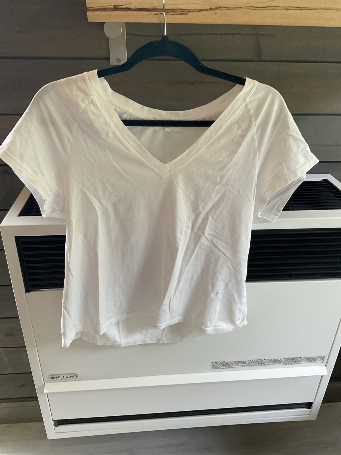 Bella Dahl Neck V-Tee Women’s NWOT Small