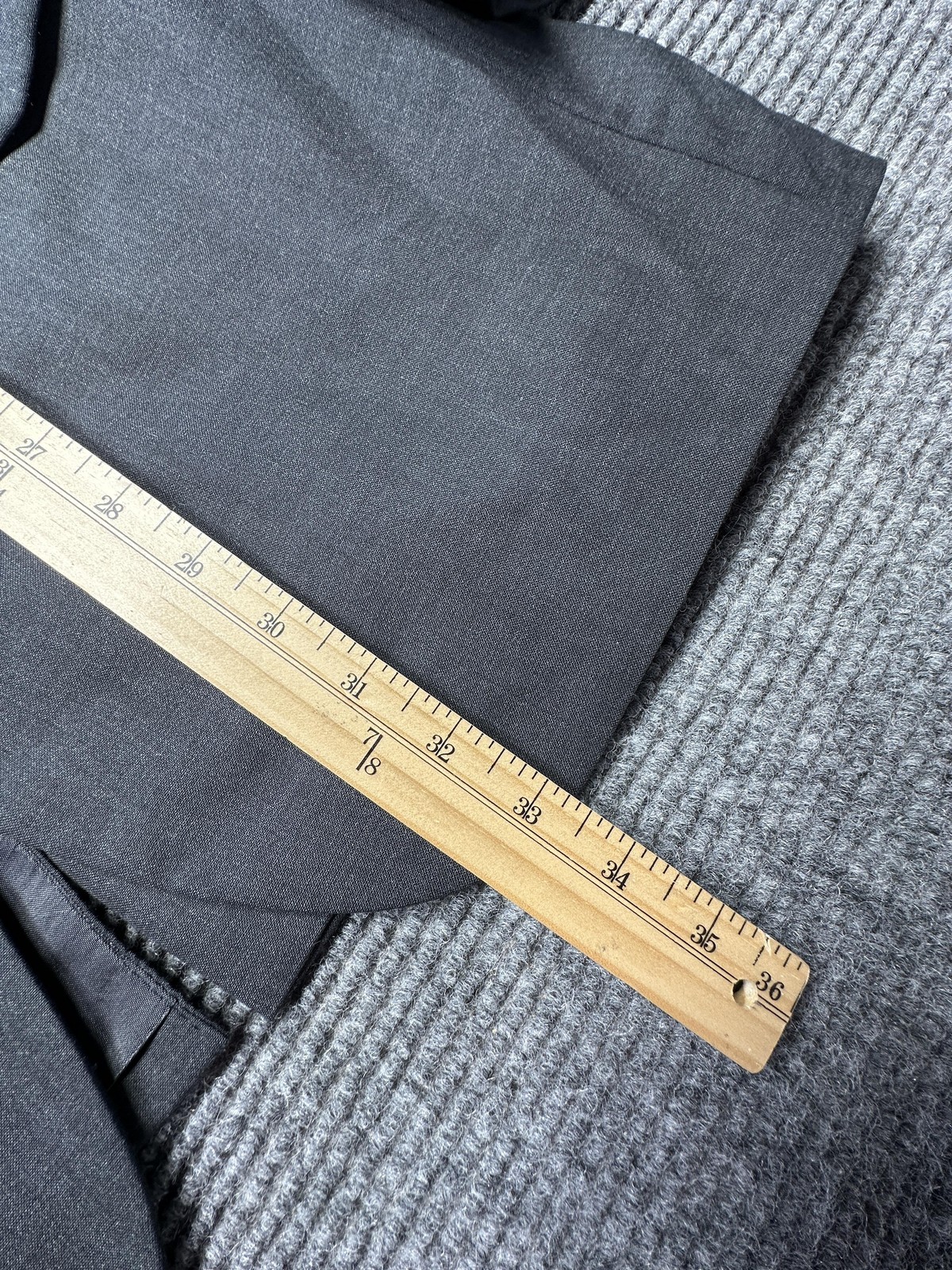 Jos A Bank Blazer Mens 41L Gray 100% Wool Two Button Sport Coat Jacket Classic