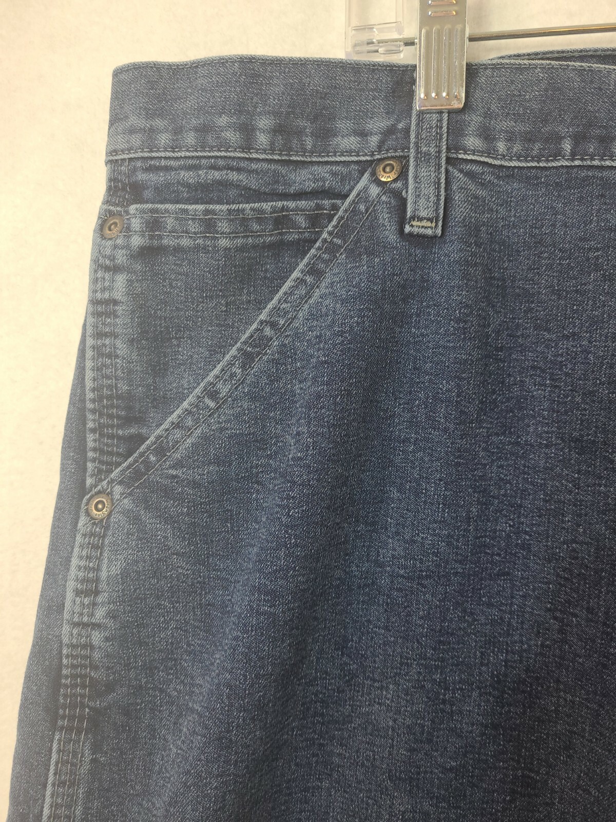 NEW Wrangler Mens 42 x 32 Relaxed Fit Carpenter Hammer Loop Denim Blue Jeans NWT