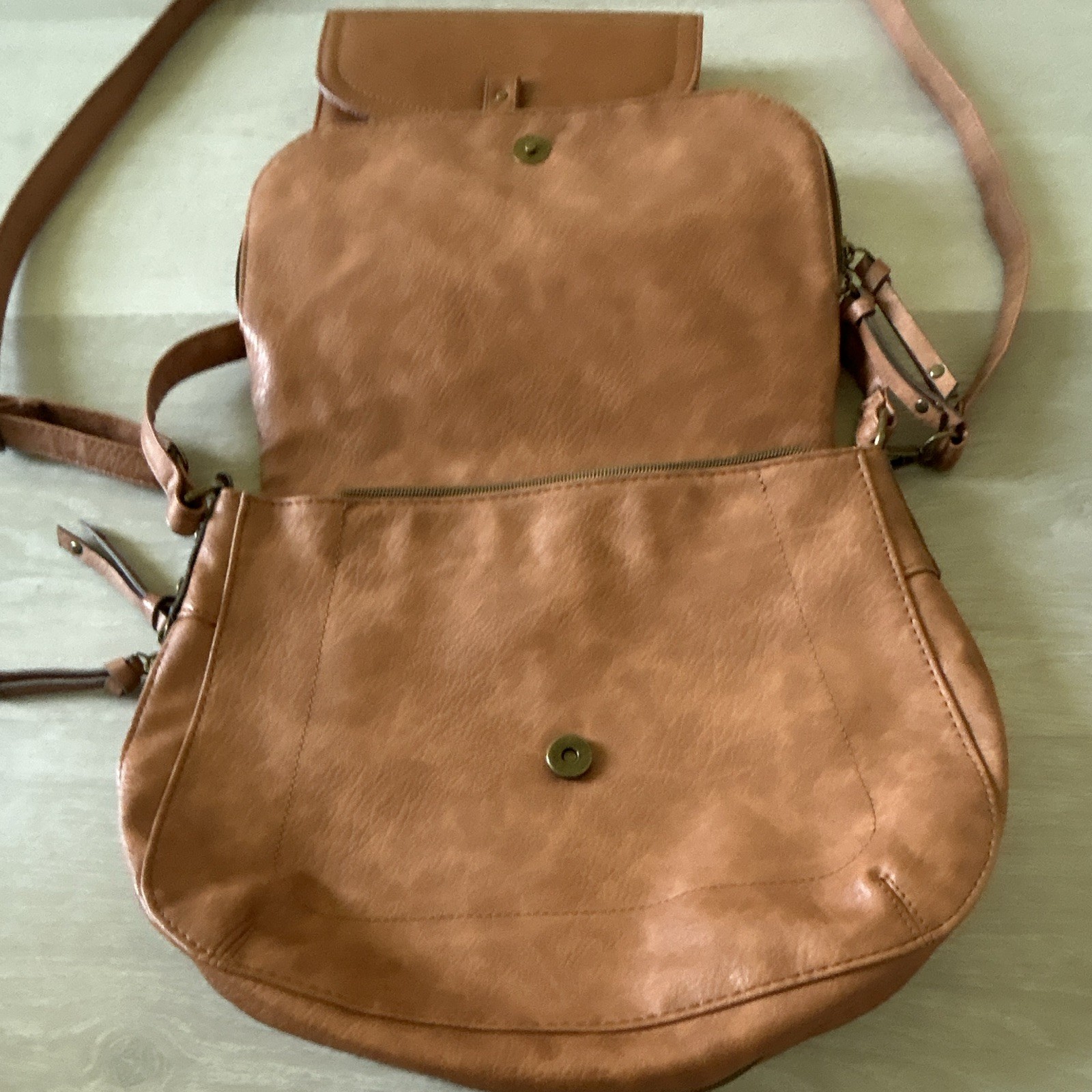 Brown Medium Crescent Crossbody Bag Adjustable Detachable Strap Zip/Magnetic