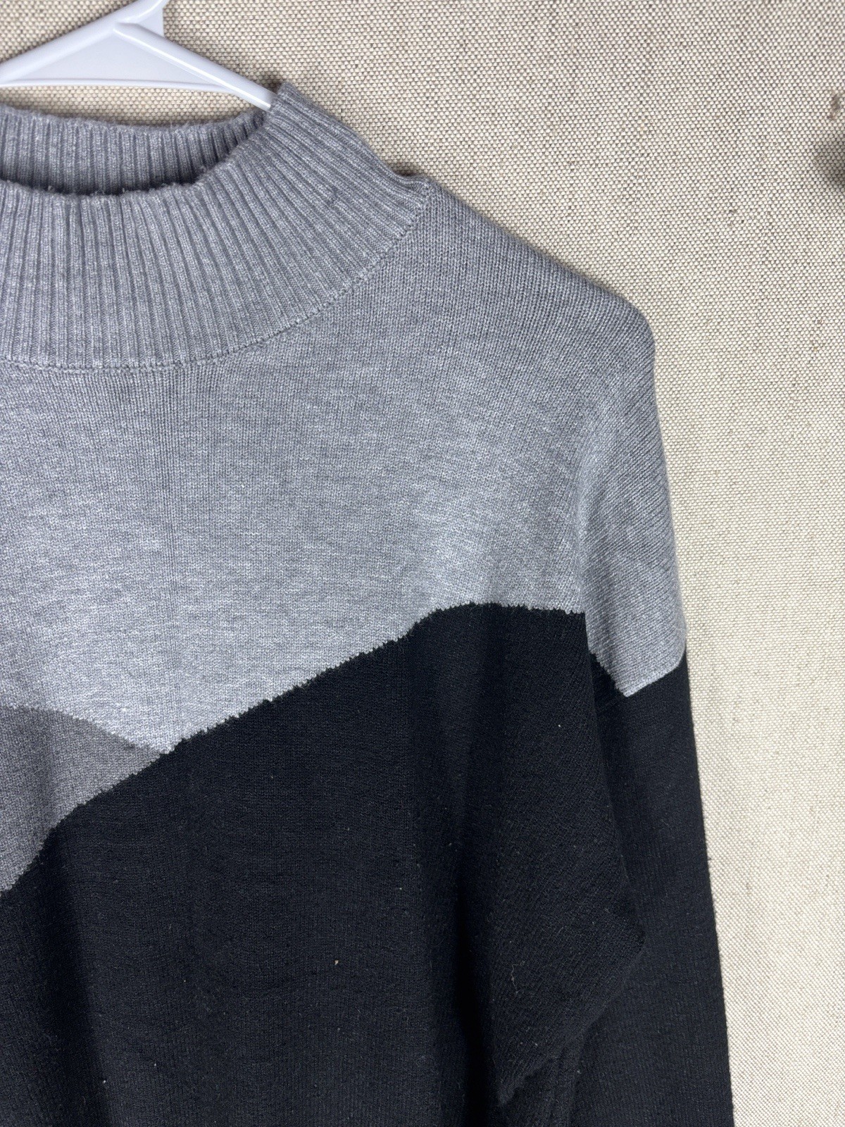 Laundry by Shelli Segal Colorblock Mock Neck Sweater Gray & Black Medium