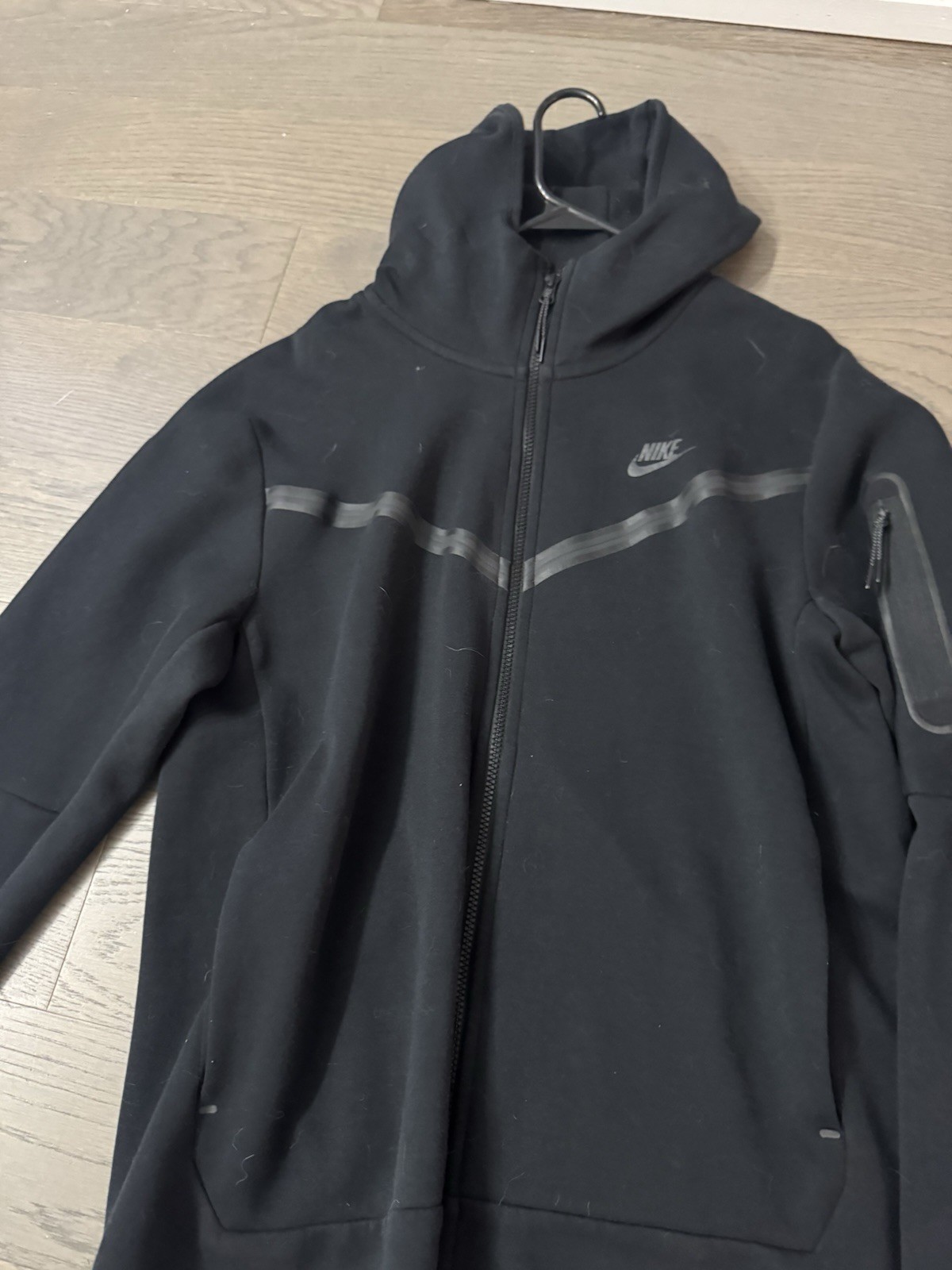 Nike Black Men’s Full Tech Matching hooding and joggers both size Large
