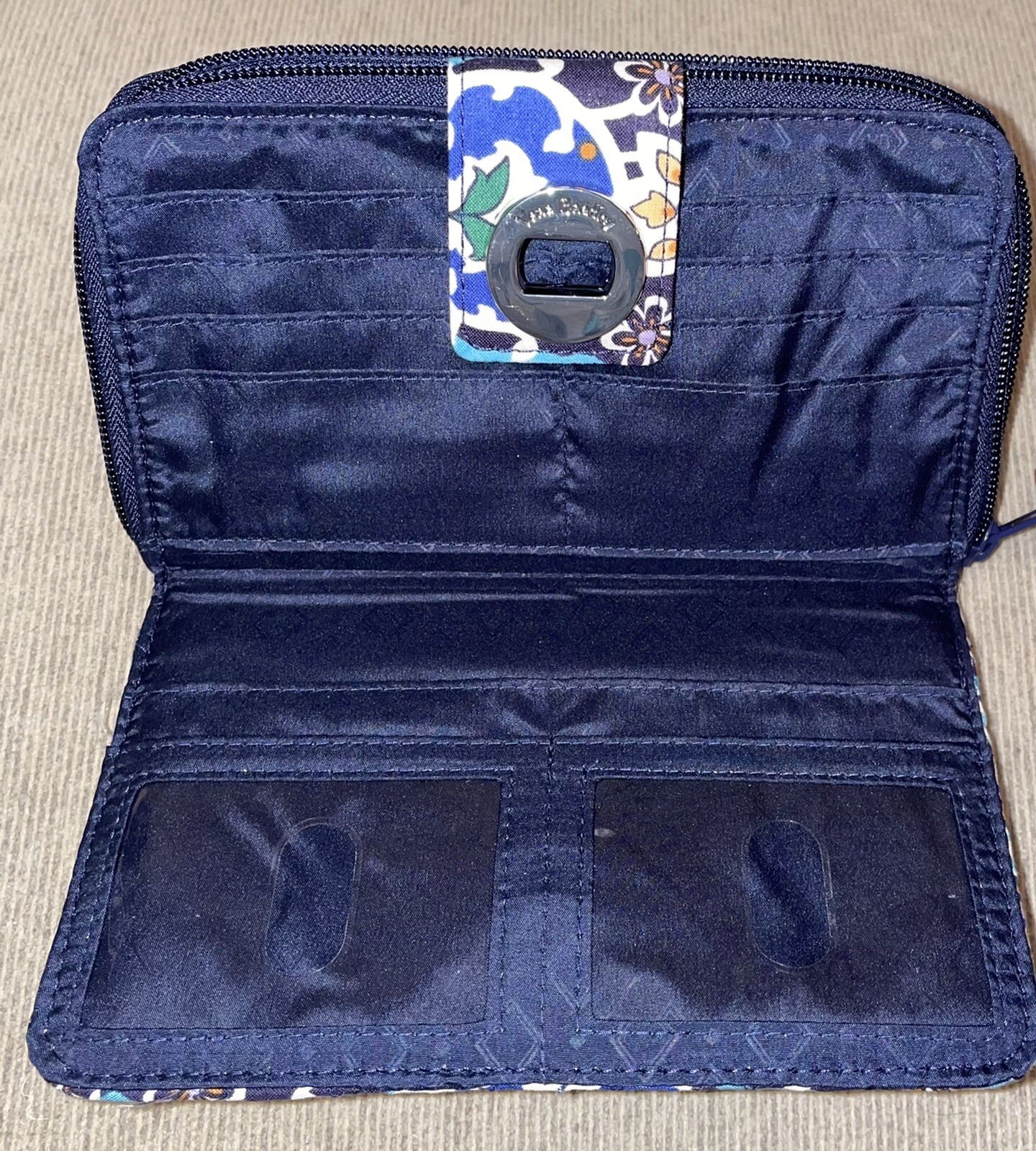 Vera Bradley *FREE POPSOCKET* Lisbon Medallion Cool (See Description)