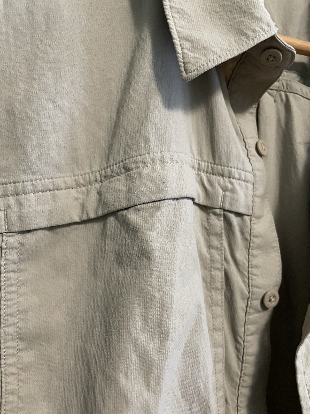 REI Co-op Mens Medium Short Sleeve Hiking Shirt Tan Nylon Mesh Vented Fishing