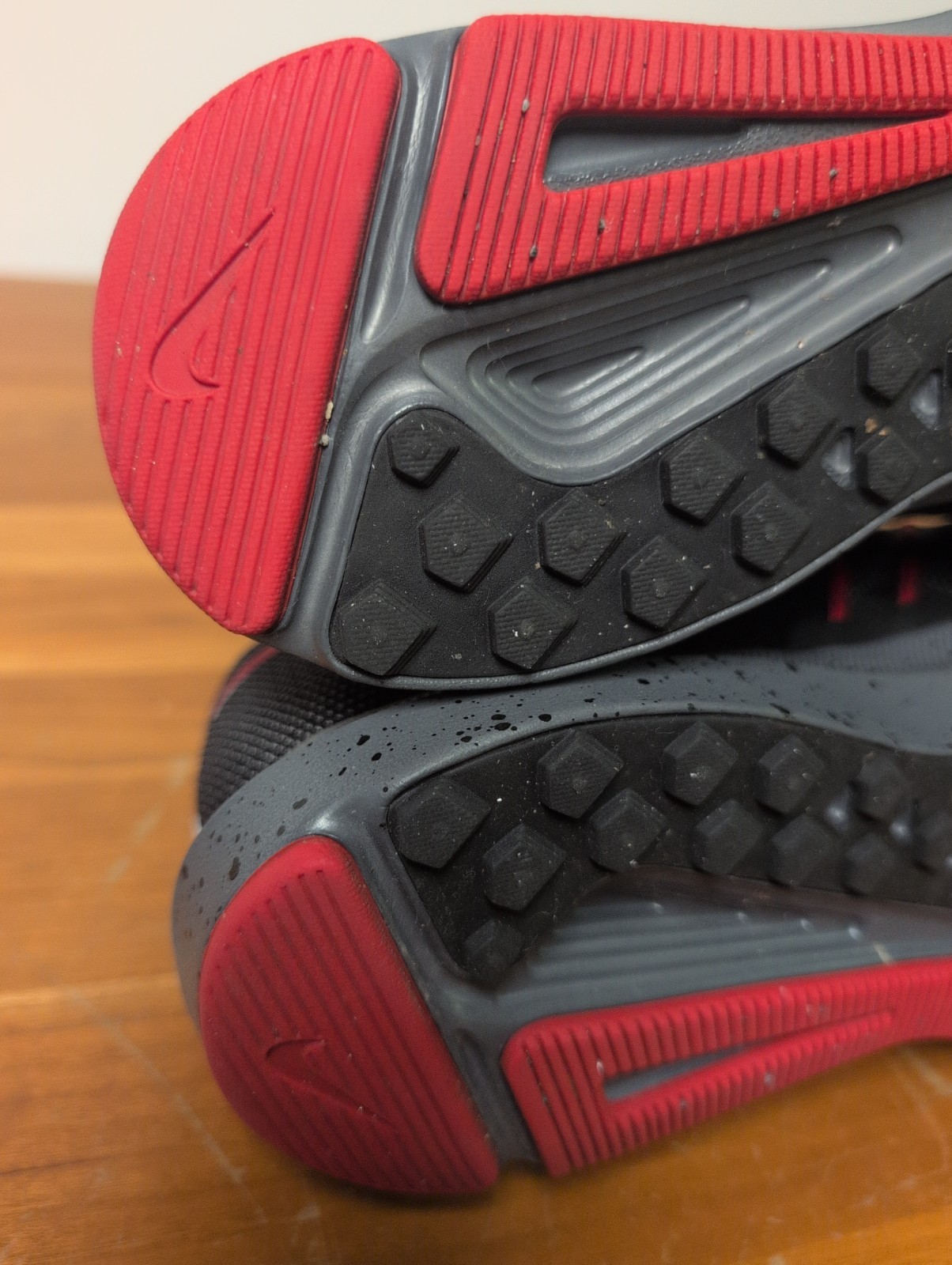 Nike Run Swift AR1945 001 Black Red Speckled Laces Size Men 8 Women 9.5