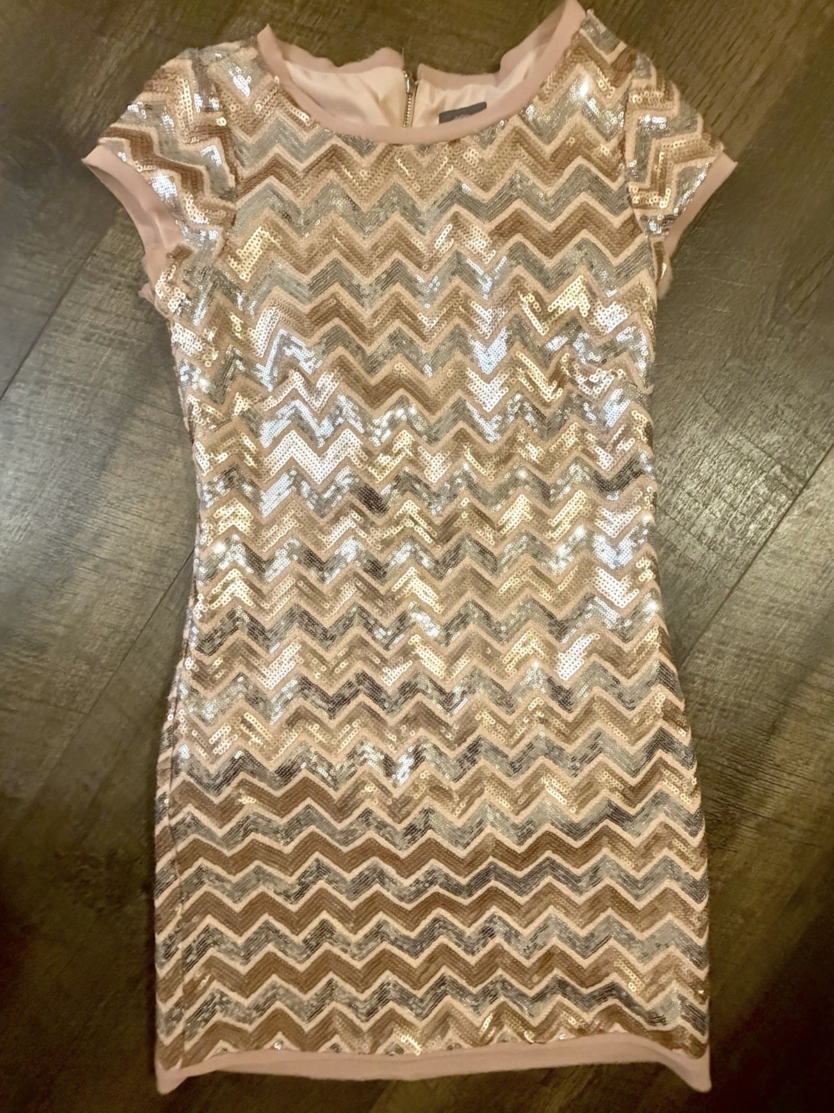 Vince Camuto Sequin Chevron Cocktail Party Dress Size 4 Rose Gold Blush Mini