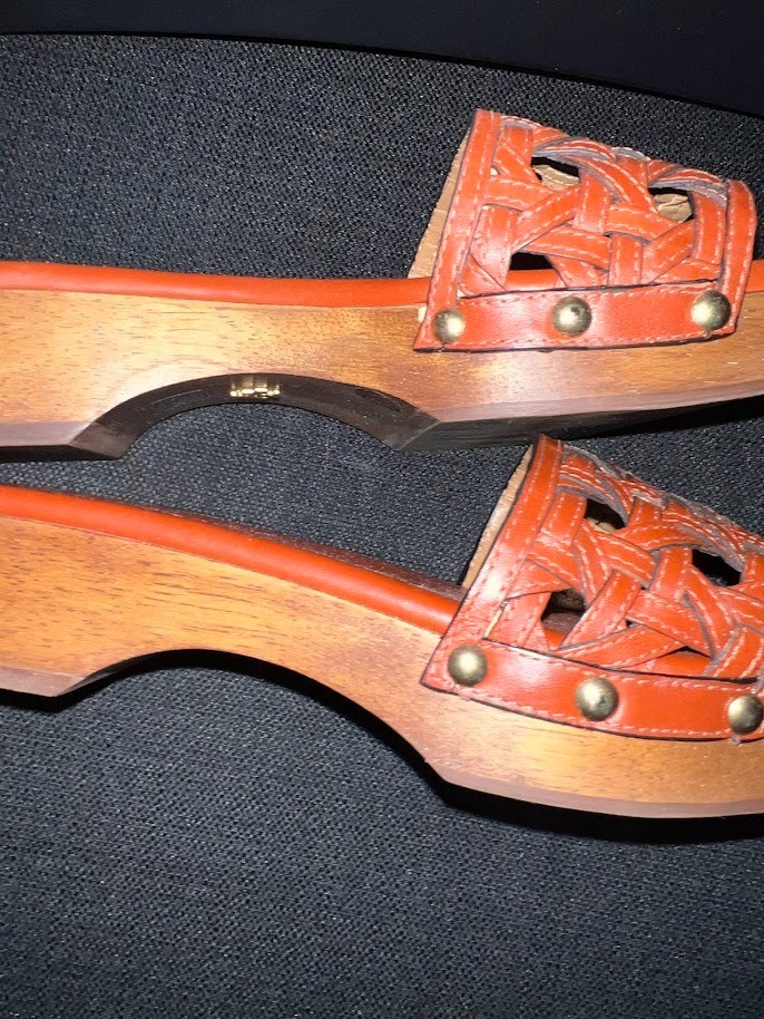 Tory Burch Basket Weave Brown Leather Clogs Wooden Slide Mules Sandals Size 7.5
