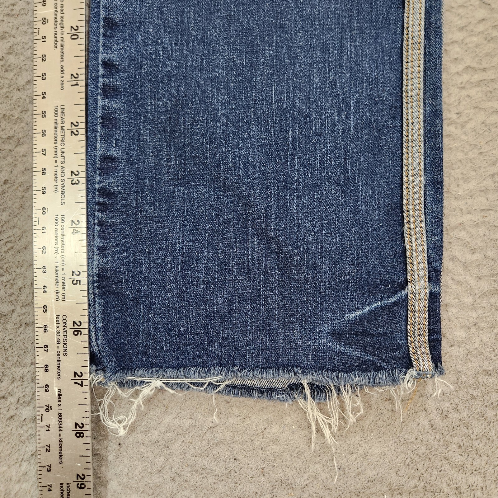 Good American Jeans Womens Size 10/30 Blue Denim Straight Stripes Raw Frayed Hem