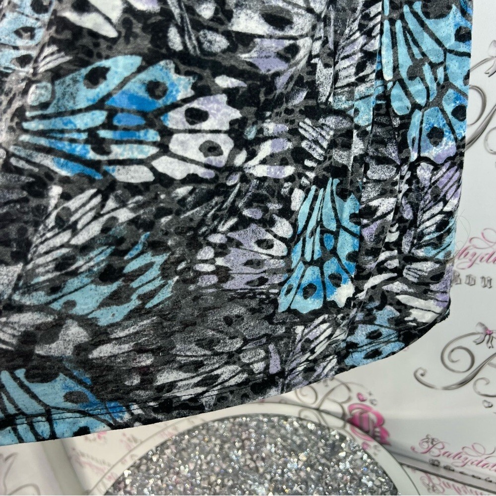 Witty is pretty tshirt butterfly 🦋 wings Elegant Black and Blue Patterned Top