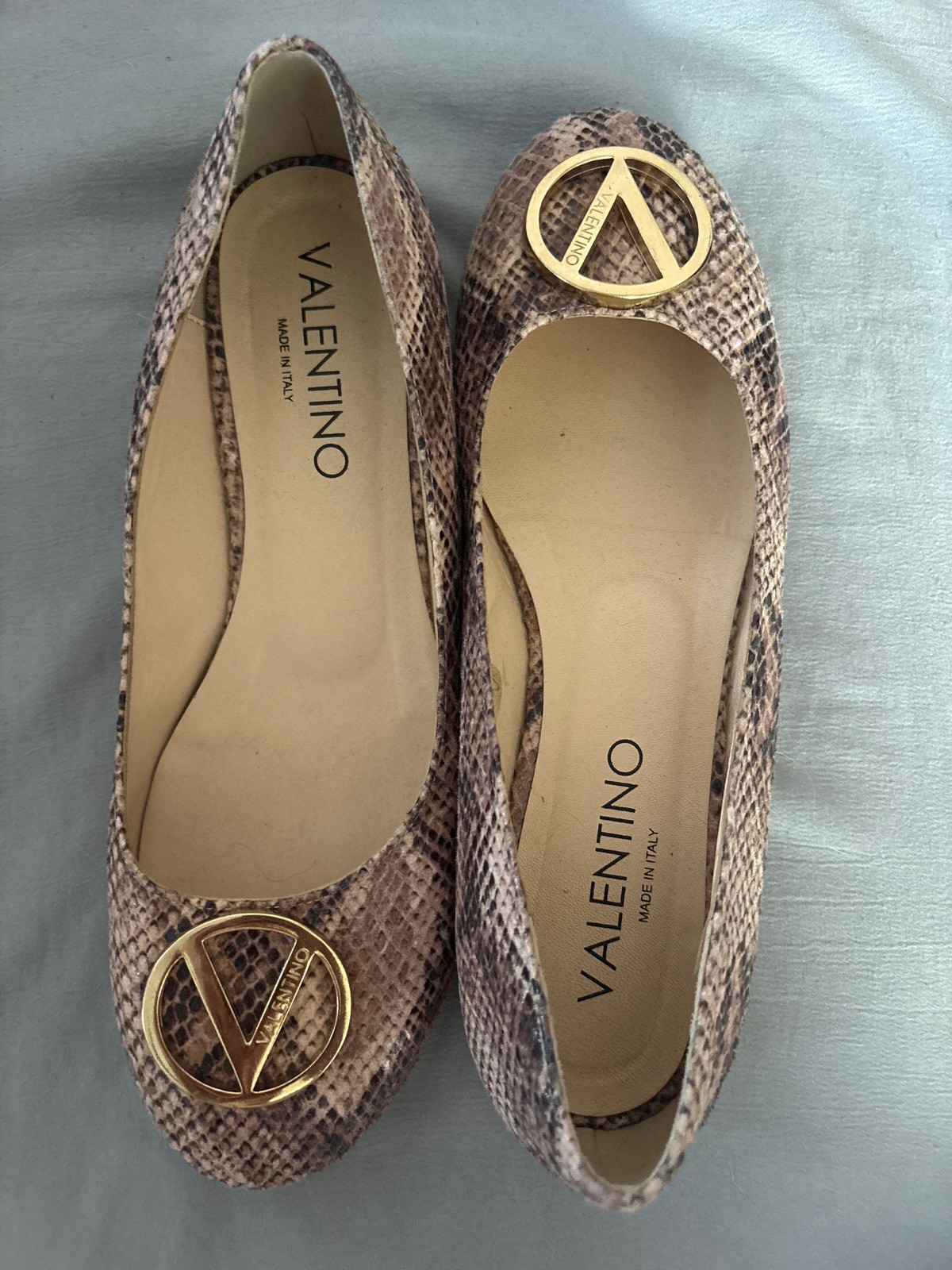 Authentic Valentino Garavani VLogo Snakeskin Print Leather Ballet Flats – Size 8