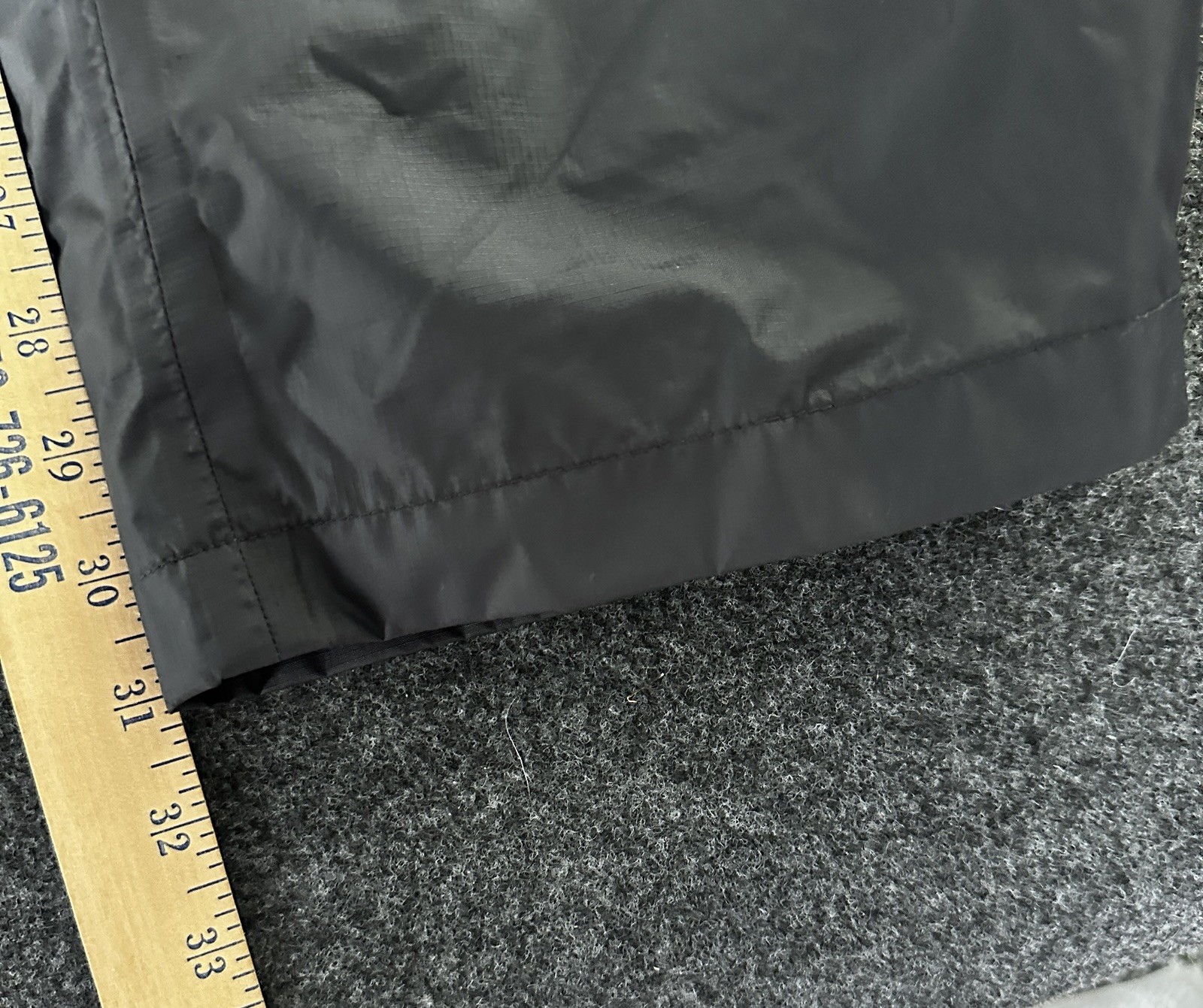 Ultimate Terrain Pant Mens L Black Nylon Windbreaker Cargo Straight Outdoor