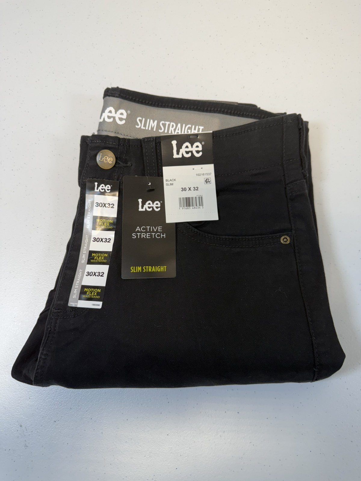 Men’s Pants (New w/tags) Lee Slim Straight 30X32 Color Blk,97% Cotton,3%Spandex