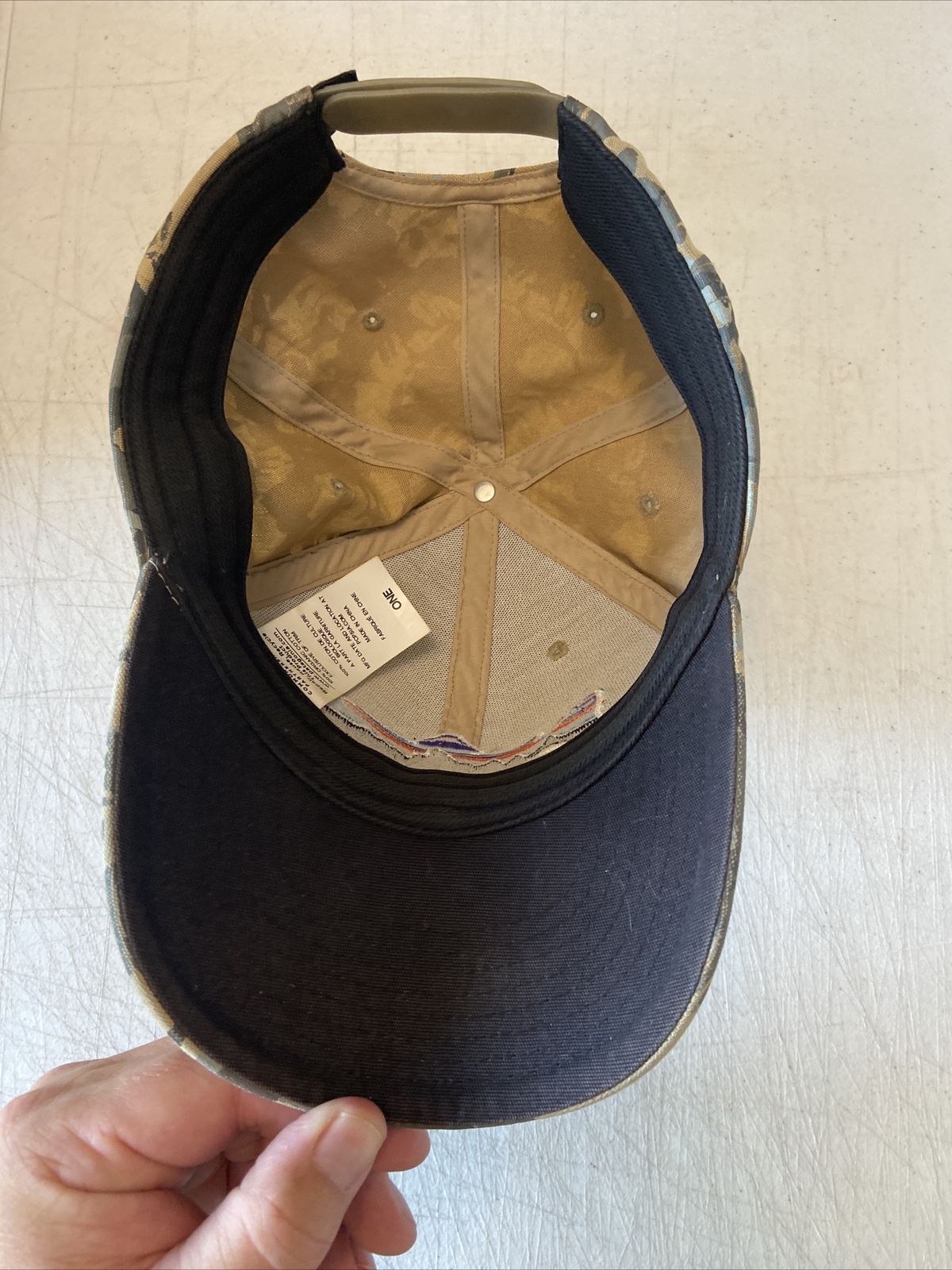 Patagonia Fitz Roy Trout Roger That Hat – Excellent – Ash Tan/ Forest Khaki Camo