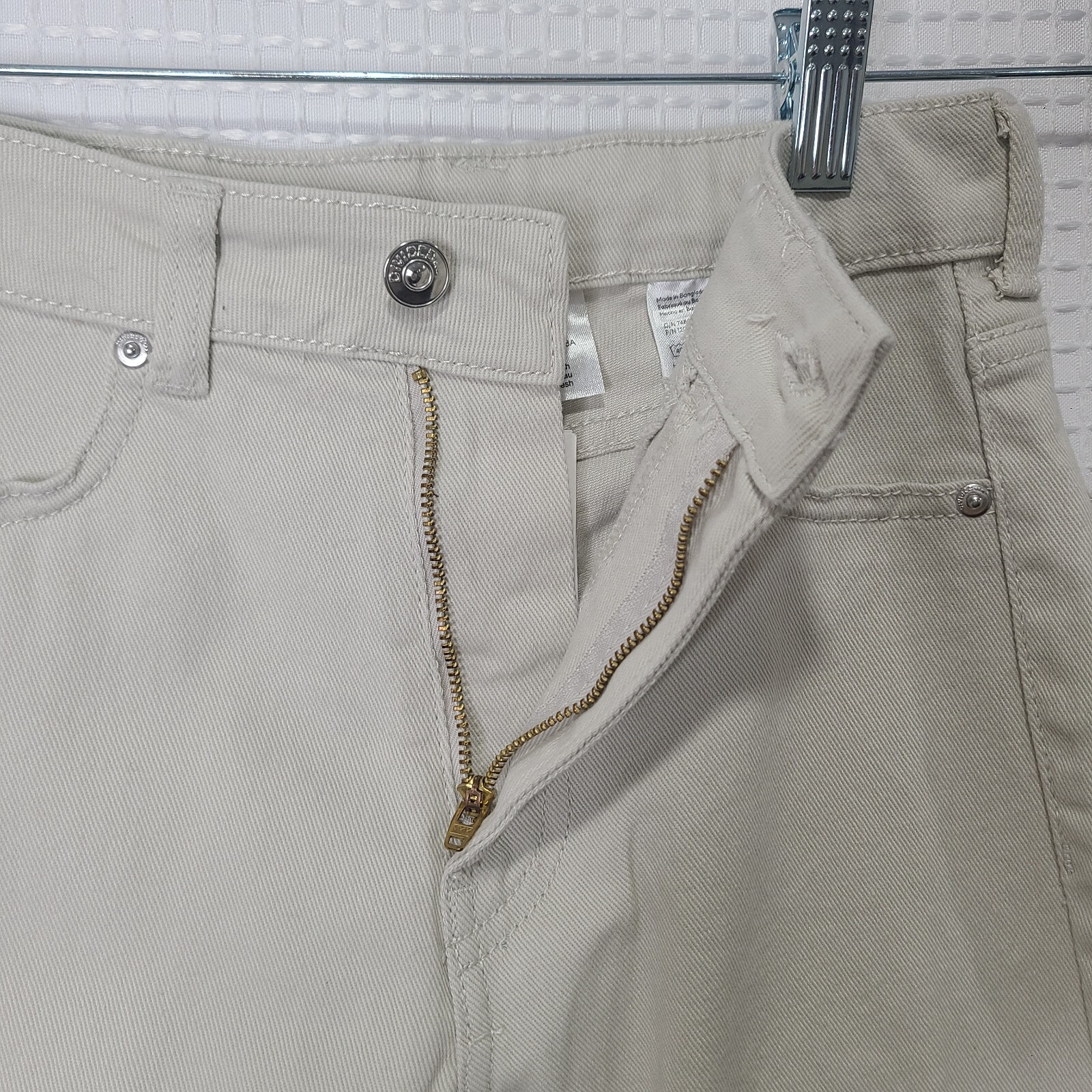 NWD Divided Womens Sz 4 Light Beige/Tan Flare Leg Retro Jeans *Lt Stain