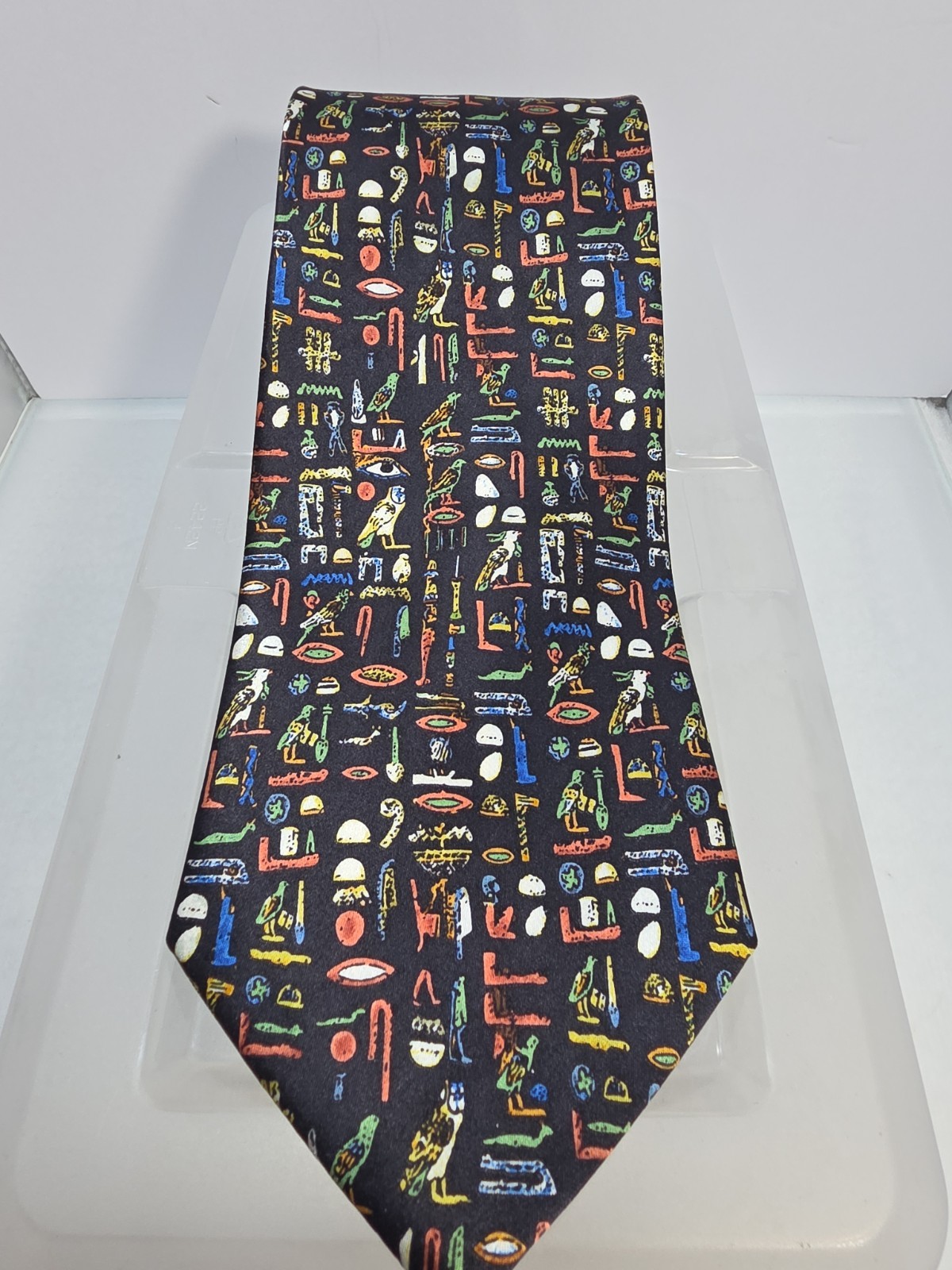 Museum Artifacts Egyptian Hieroglyphics Silk Tie 57″