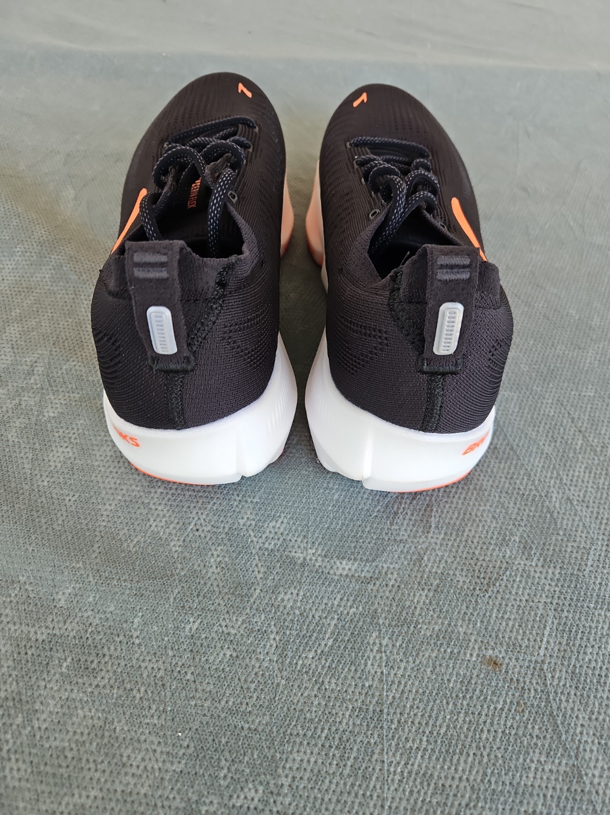 Brooks Glycerin Flex Black/Orange Size 11 Mens Medium Width. New No Box.