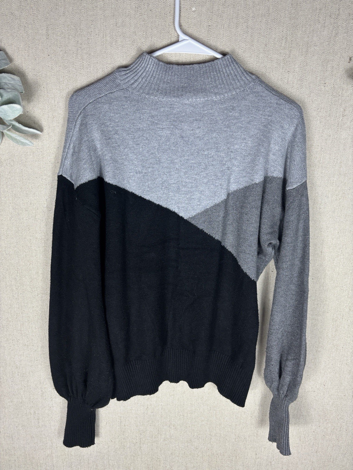 Laundry by Shelli Segal Colorblock Mock Neck Sweater Gray & Black Medium